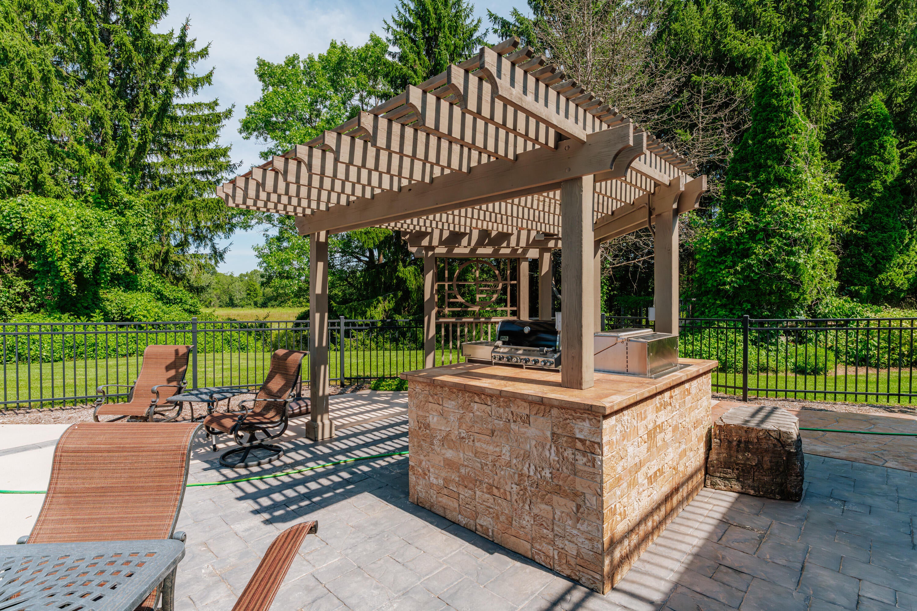 Dousman, Wisconsin, 53118, United States, 5 Bedrooms Bedrooms, ,6 BathroomsBathrooms,Residential,Active,2015850