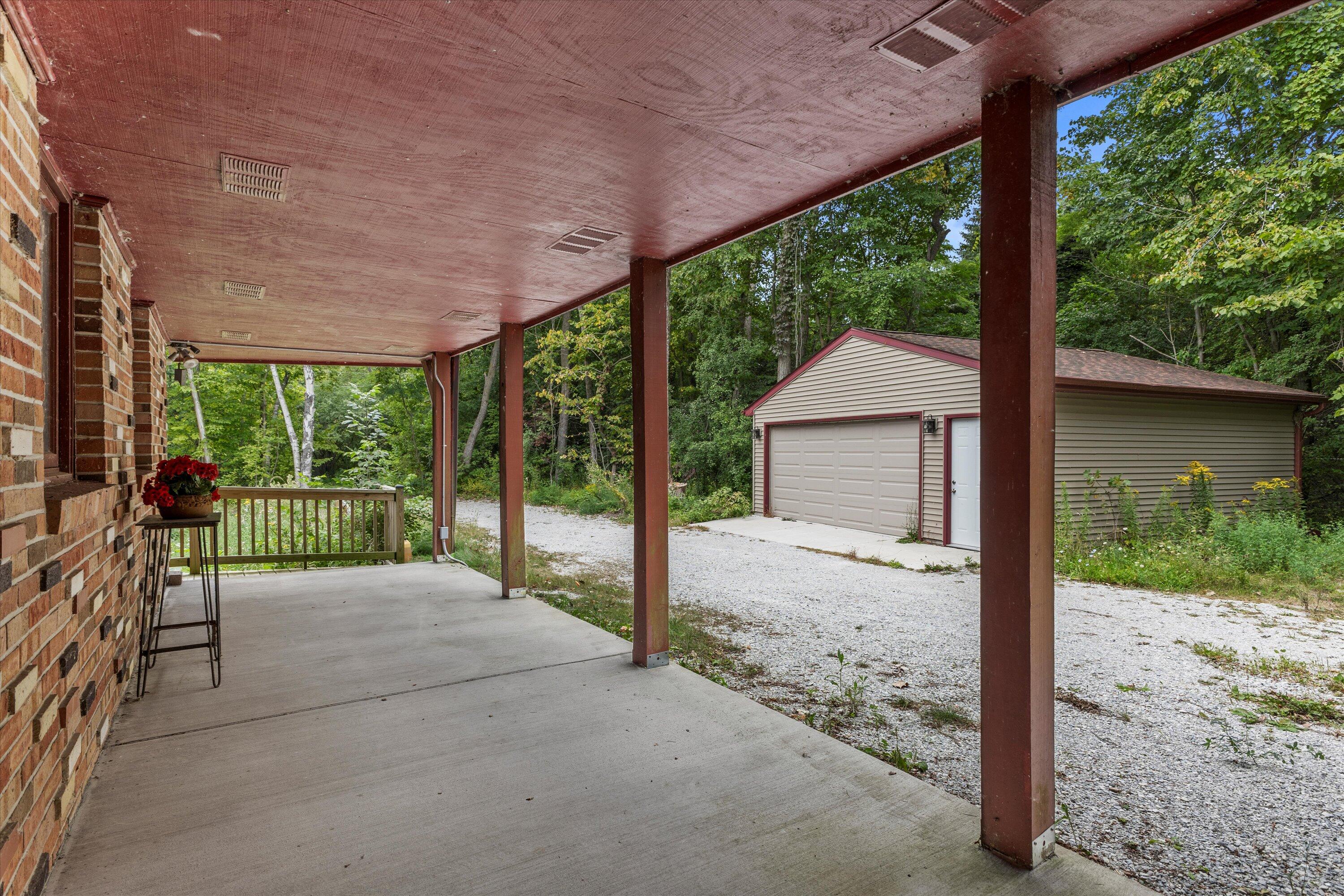 Racine, Wisconsin, 53402, United States, 3 Bedrooms Bedrooms, ,2 BathroomsBathrooms,Residential,Active,1985849