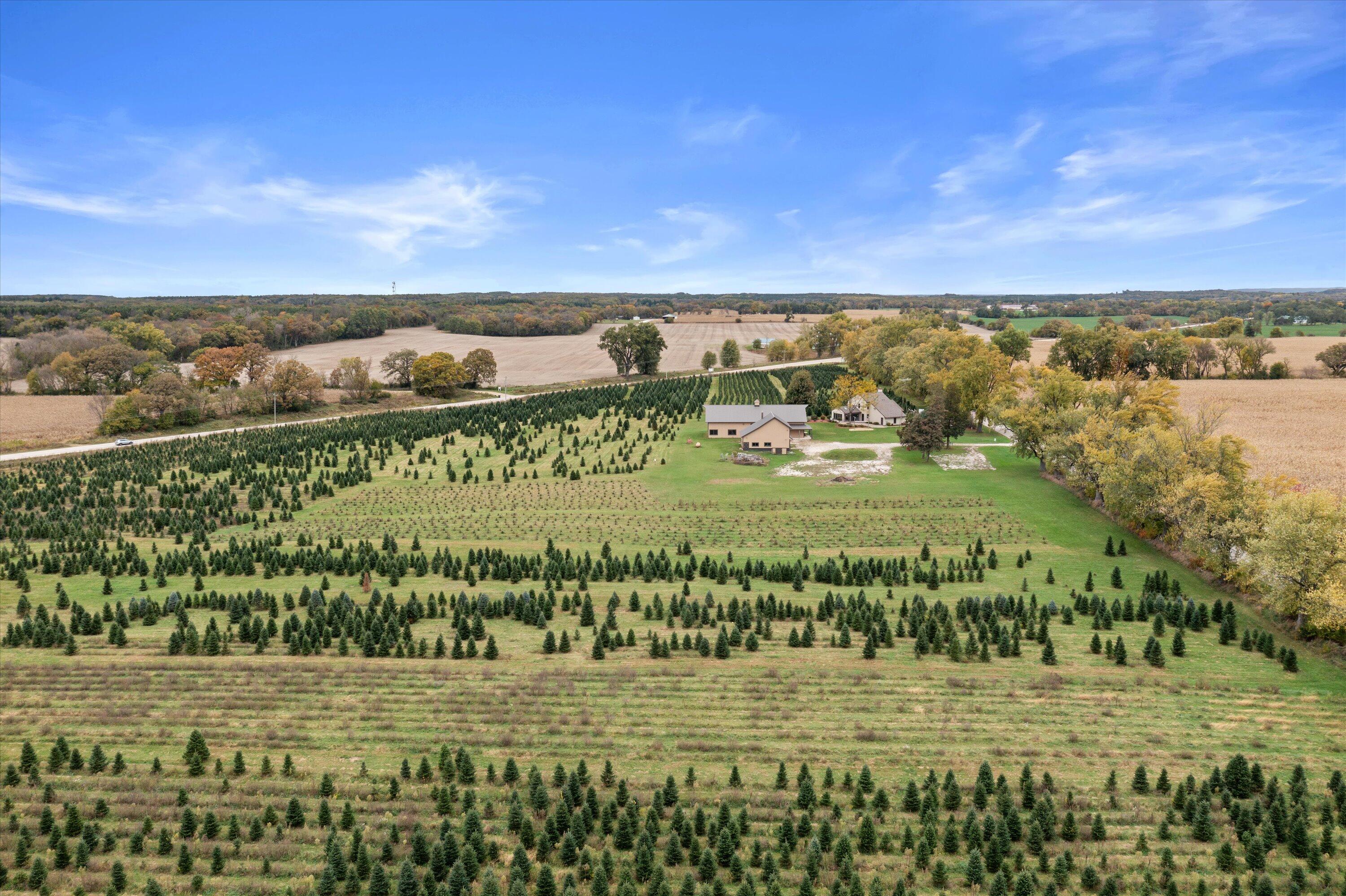 East Troy, Wisconsin, 53120, United States, 4 Bedrooms Bedrooms, ,3 BathroomsBathrooms,Residential,Active,1969679