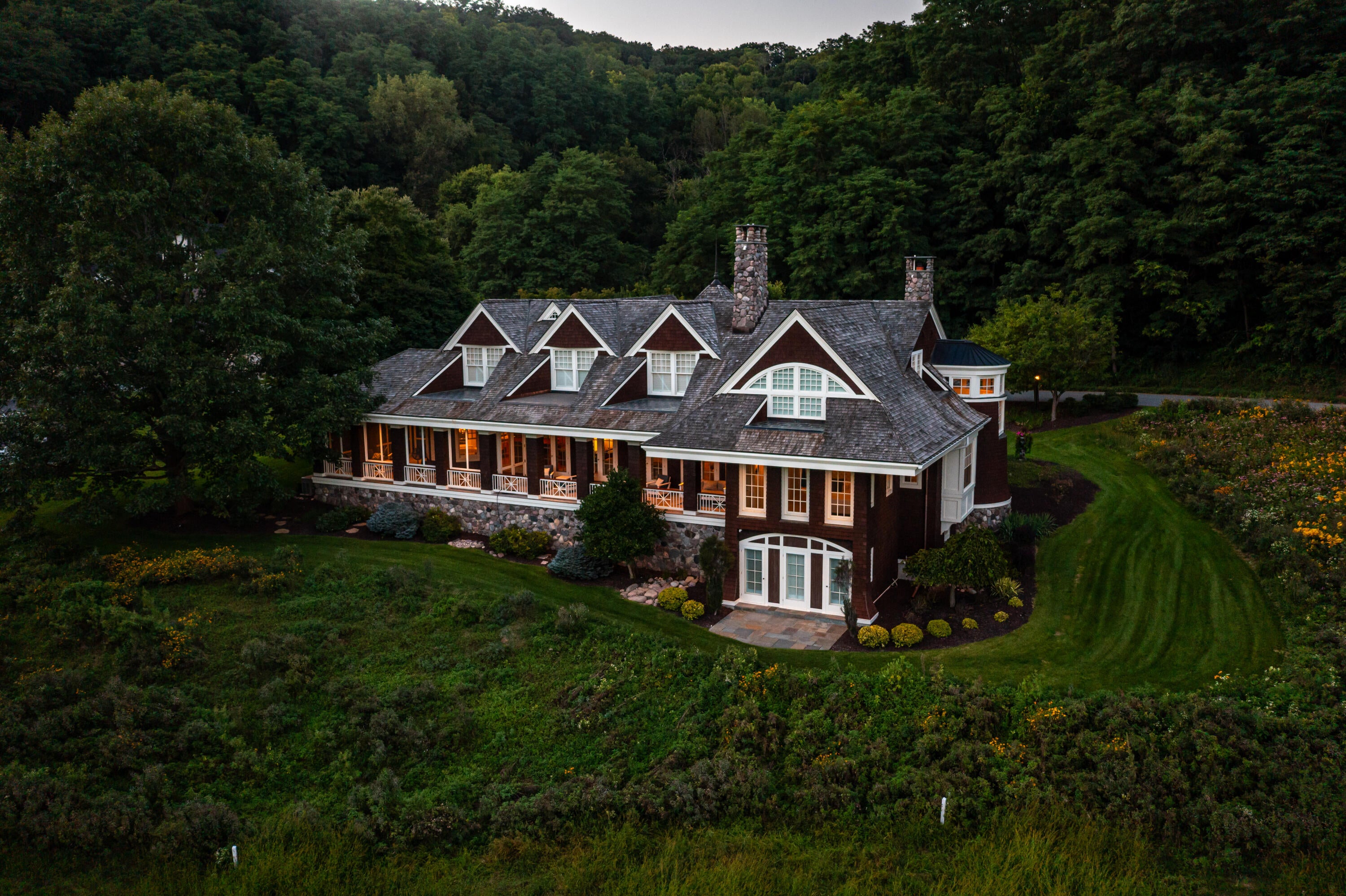 Onalaska, Wisconsin, 54650, United States, 5 Bedrooms Bedrooms, ,5 BathroomsBathrooms,Residential,Active,1946523