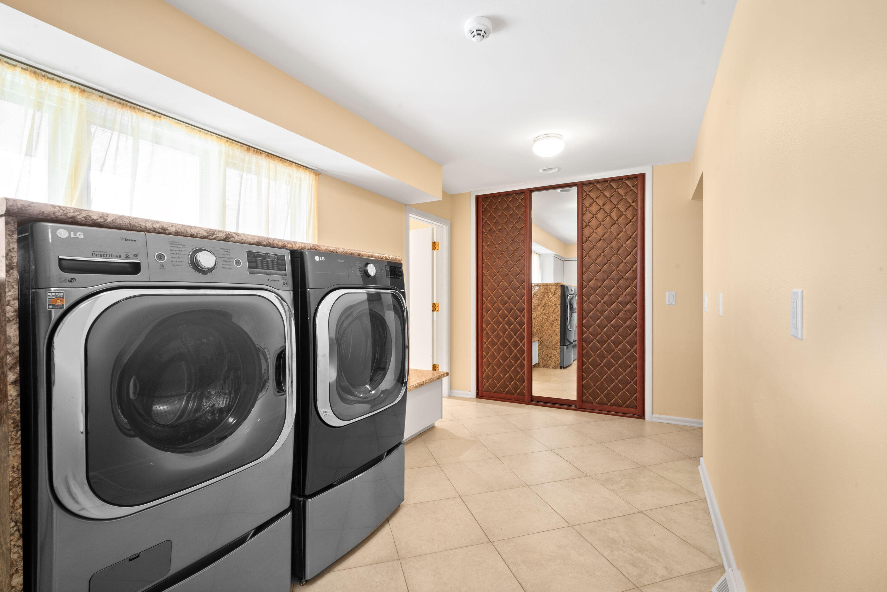 River Hills, Wisconsin, 53217, United States, 5 Bedrooms Bedrooms, ,7 BathroomsBathrooms,Residential,Active,1892391