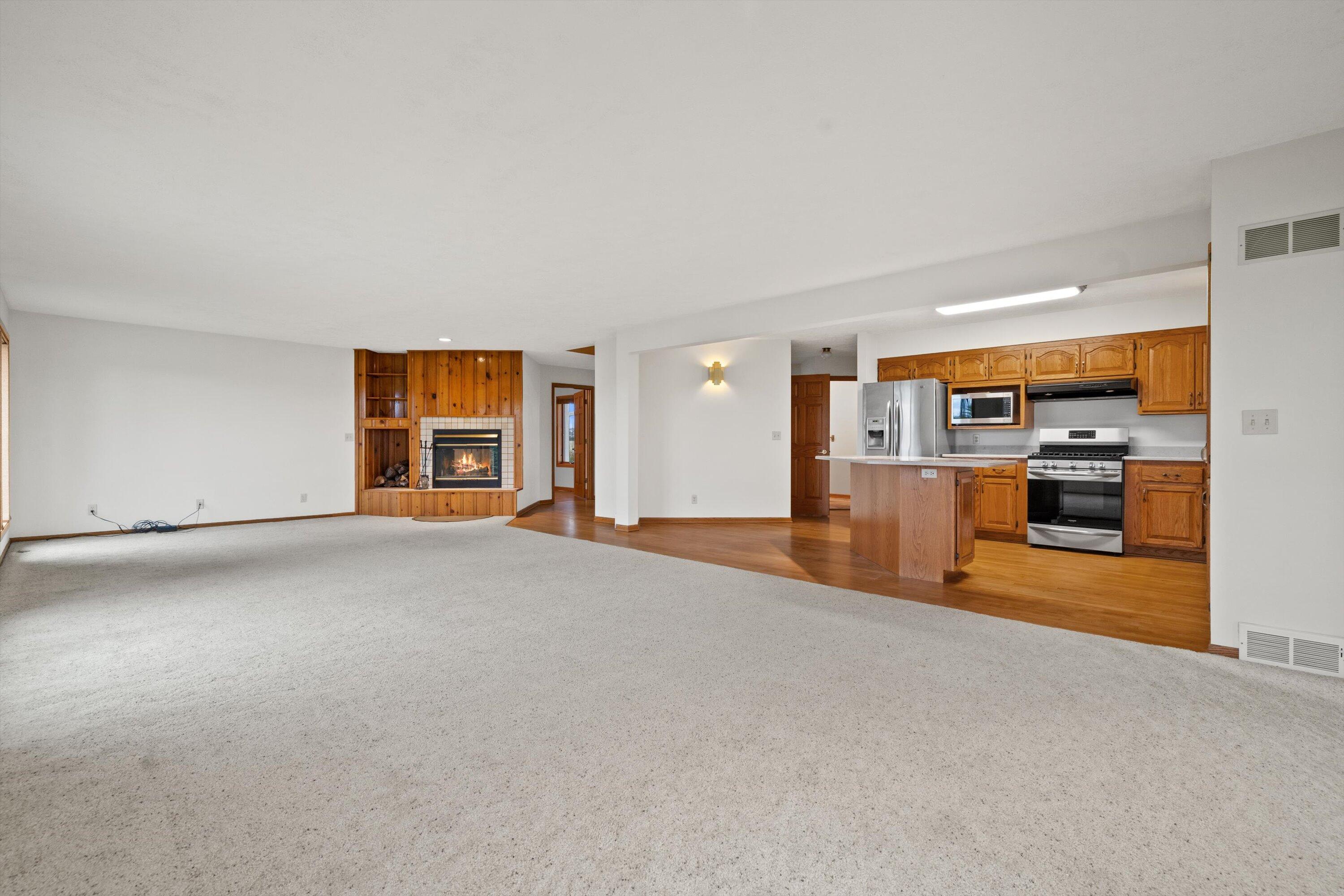 East Troy, Wisconsin, 53120, United States, 4 Bedrooms Bedrooms, ,3 BathroomsBathrooms,Residential,Active,1969679