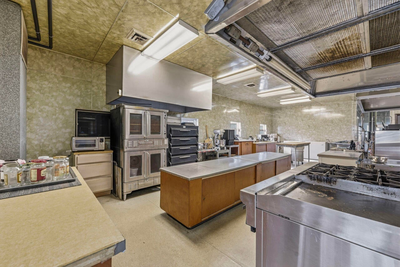 Twin Lakes, Wisconsin, 53181, United States, 10 Bedrooms Bedrooms, ,5 BathroomsBathrooms,Residential,Active,1973306