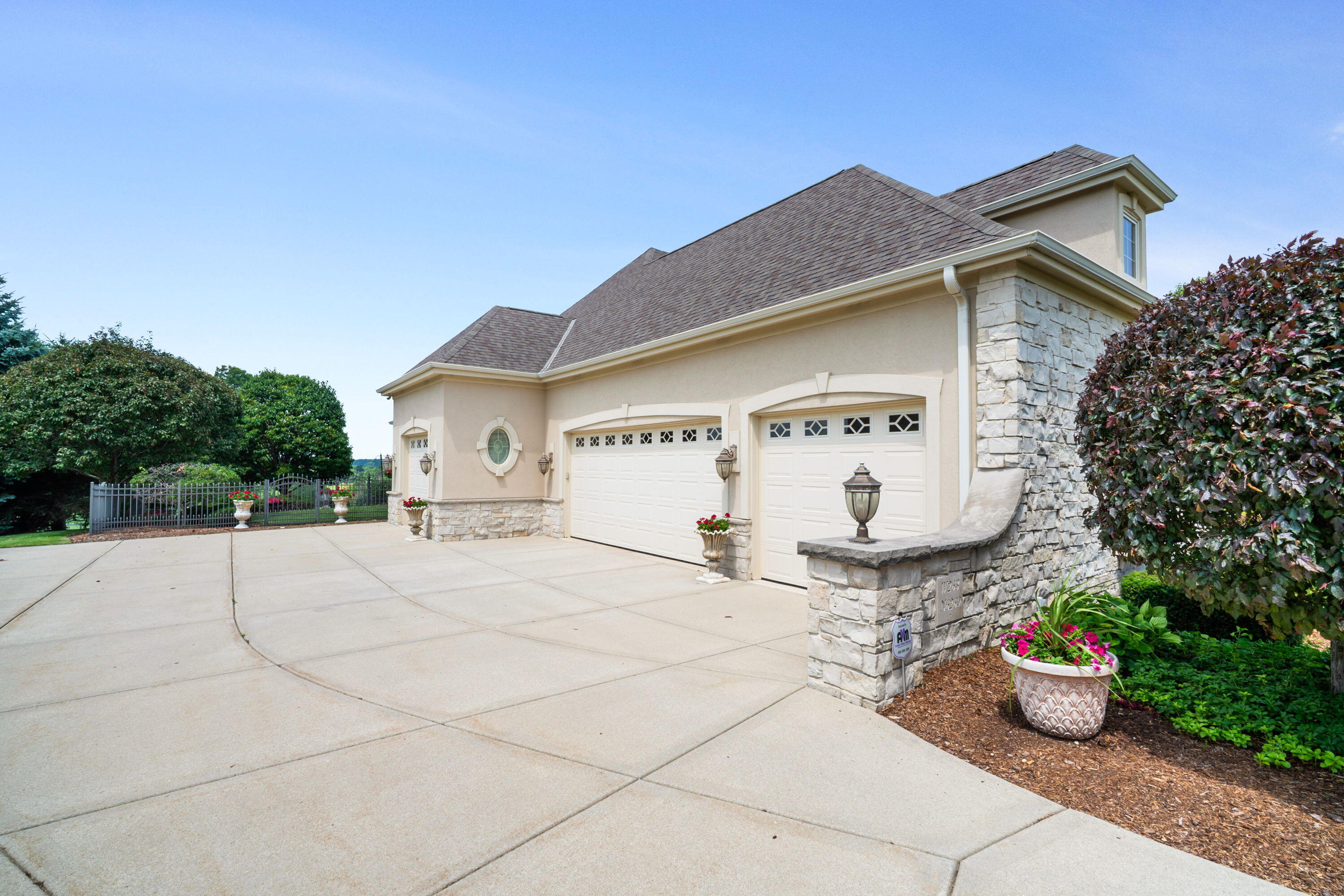 Lisbon, Wisconsin, 53089, United States, 3 Bedrooms Bedrooms, ,4 BathroomsBathrooms,Residential,Active,1894552