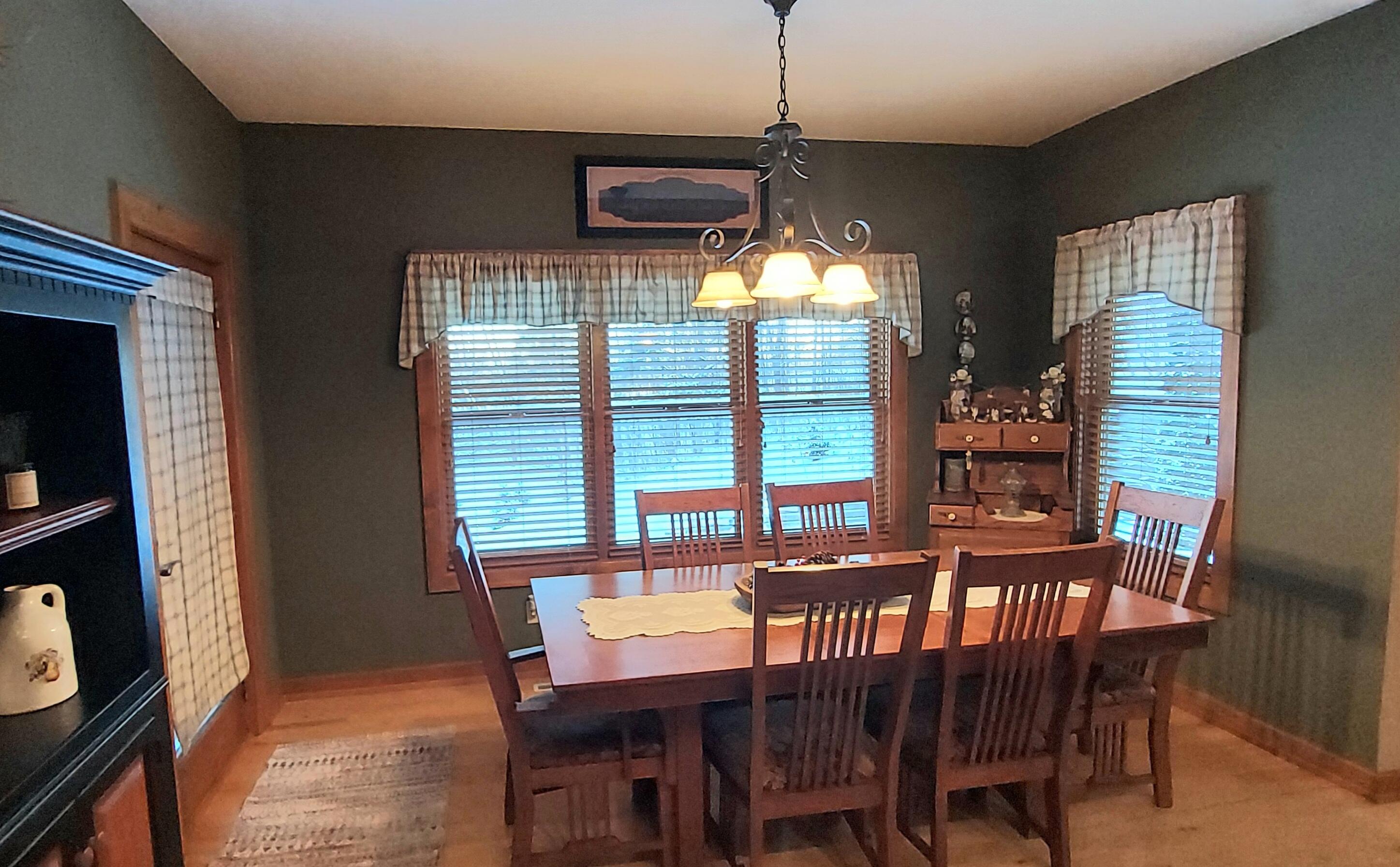 Slinger, Wisconsin, 53086, United States, 5 Bedrooms Bedrooms, ,4 BathroomsBathrooms,Residential,Active,2011435