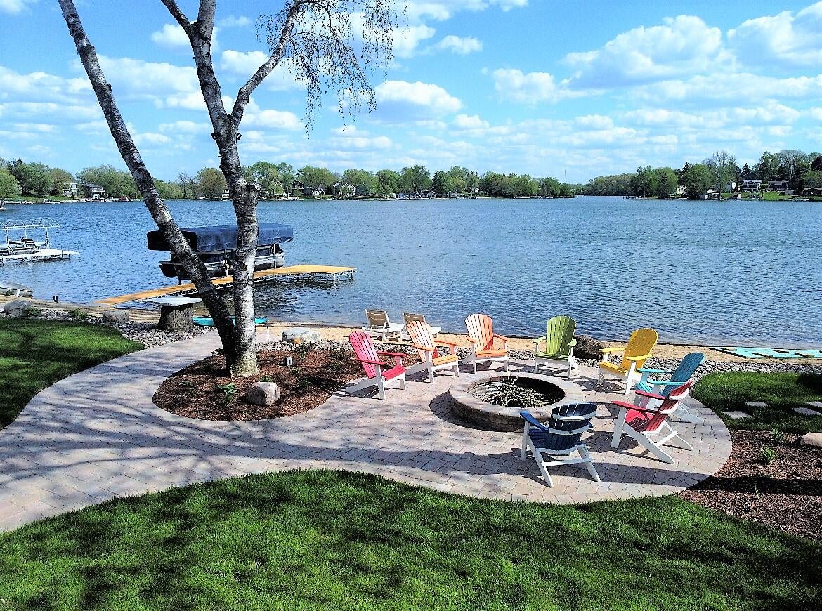 Bristol, Wisconsin, 53104, United States, 4 Bedrooms Bedrooms, ,5 BathroomsBathrooms,Residential,Active,1936625