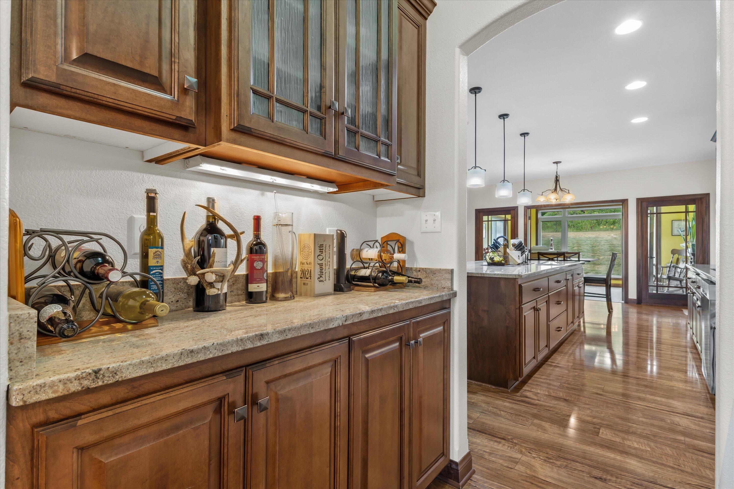 Exquisite 2,800 sq. ft. custom ranch in desirable Rogers Glen! This st – image 14