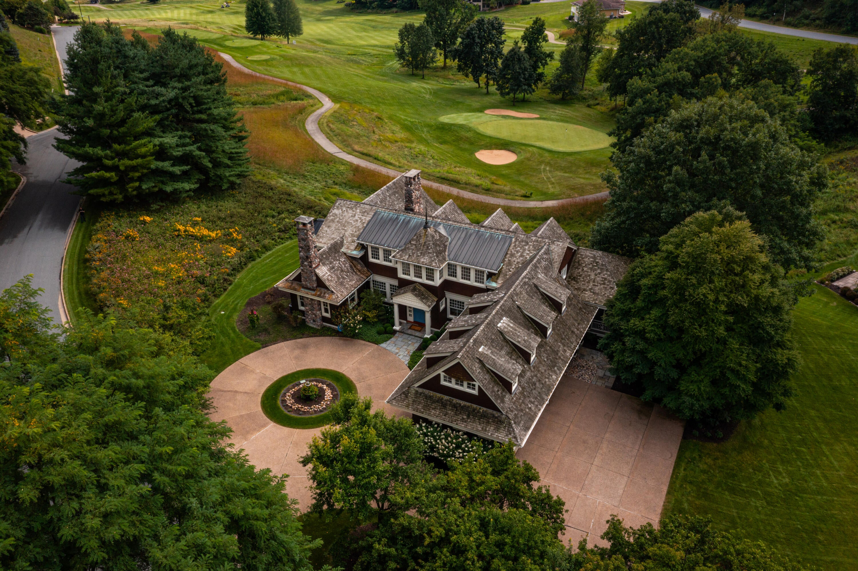 Onalaska, Wisconsin, 54650, United States, 5 Bedrooms Bedrooms, ,5 BathroomsBathrooms,Residential,Active,1946523