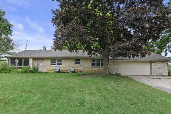 1400 S SUNNY CREST DR, NEW BERLIN, WI 53146 - Image 1