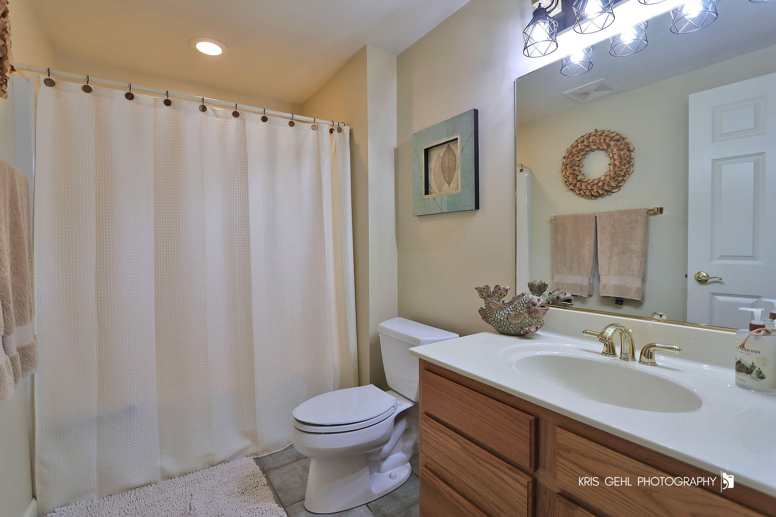 Lake Geneva, Wisconsin, 53147, United States, 5 Bedrooms Bedrooms, ,5 BathroomsBathrooms,Residential,Active,2043130
