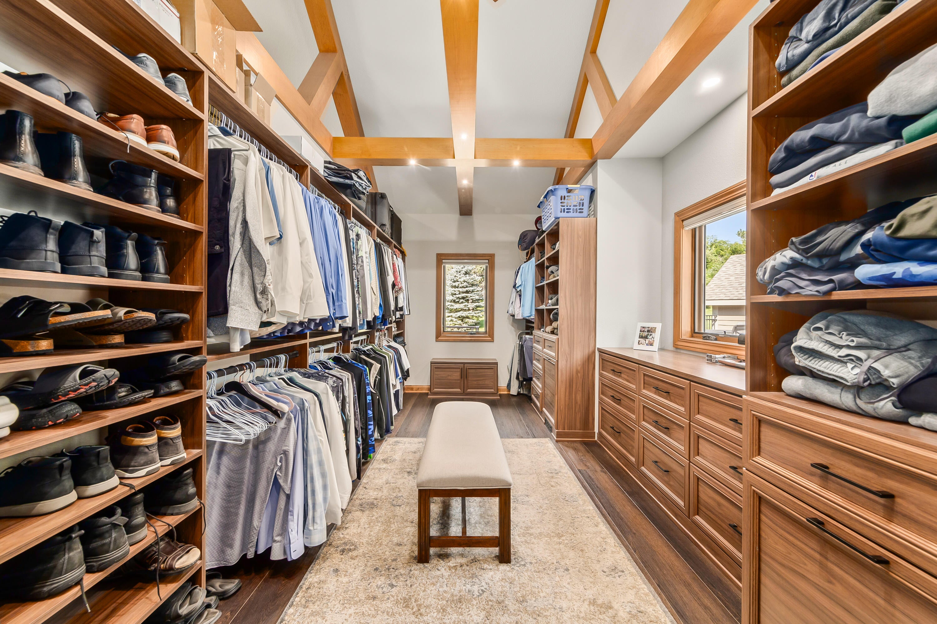 Dousman, Wisconsin, 53118, United States, 5 Bedrooms Bedrooms, ,6 BathroomsBathrooms,Residential,Active,2015850