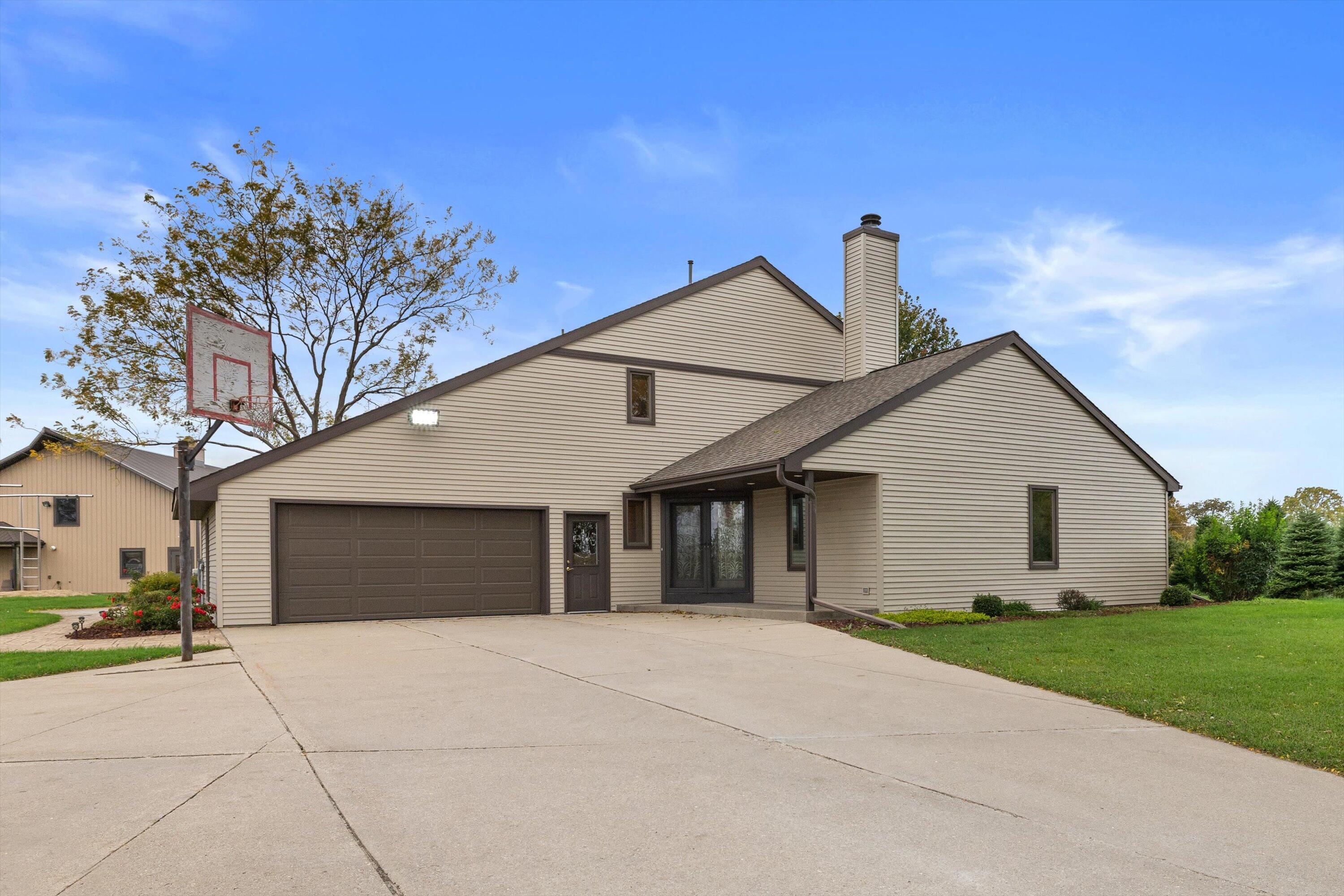 East Troy, Wisconsin, 53120, United States, 4 Bedrooms Bedrooms, ,3 BathroomsBathrooms,Residential,Active,1969679 East Troy, Wisconsin, 53120, United States, 4 Bedrooms Bedrooms, ,3 BathroomsBathrooms,Residential,Active,1969679