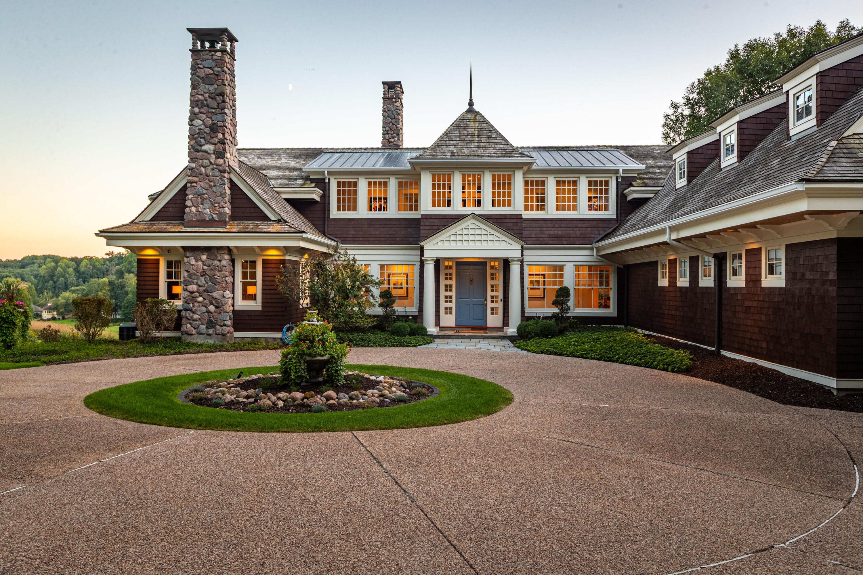 Onalaska, Wisconsin, 54650, United States, 5 Bedrooms Bedrooms, ,5 BathroomsBathrooms,Residential,Active,1946523