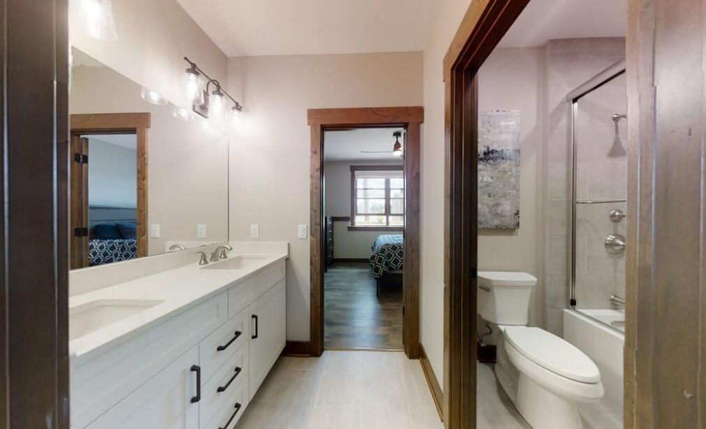 Bristol, Wisconsin, 53104, United States, 4 Bedrooms Bedrooms, ,5 BathroomsBathrooms,Residential,Active,1936625