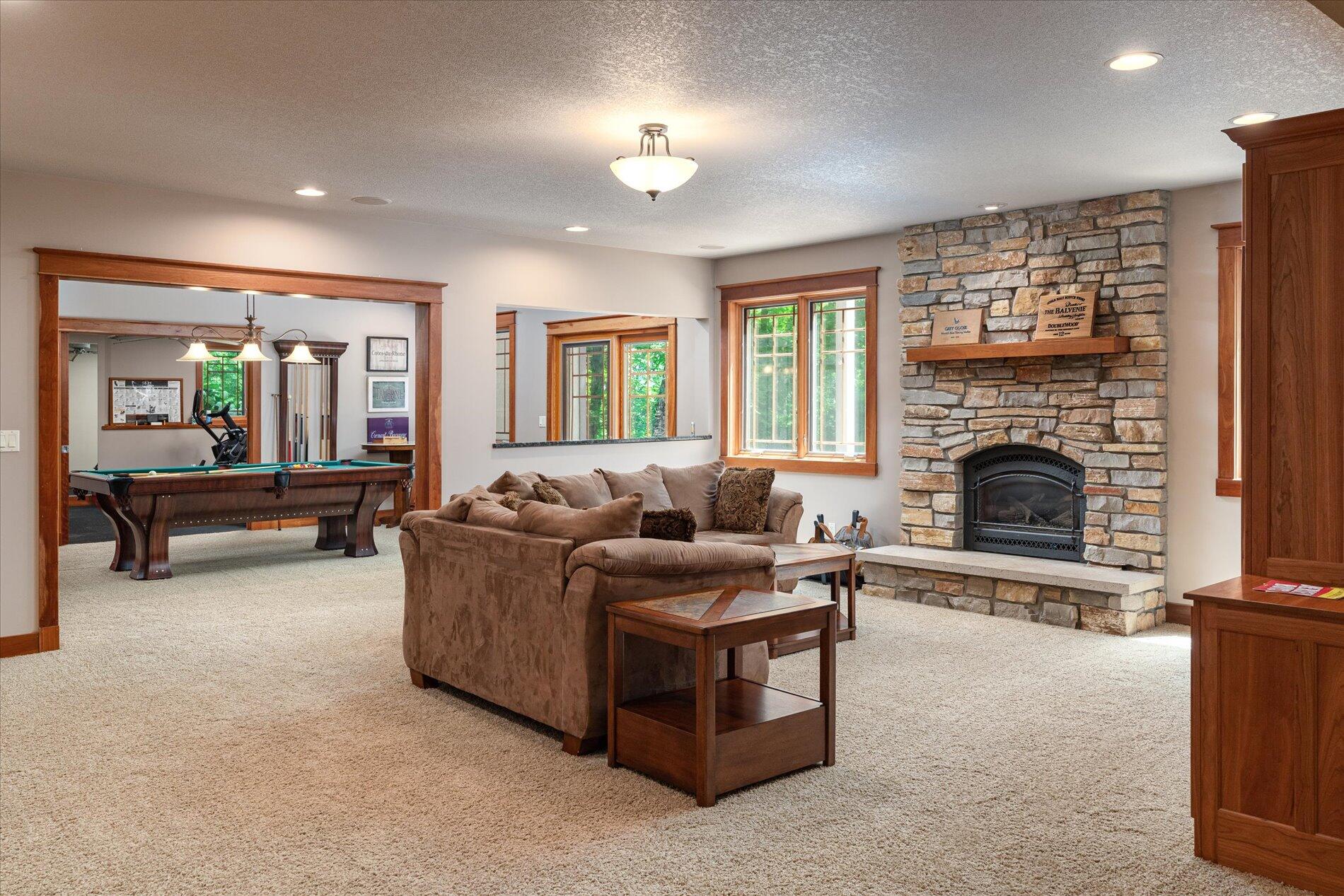 Onalaska, Wisconsin, 54650, United States, ,5 BathroomsBathrooms,Residential,Active,1808207