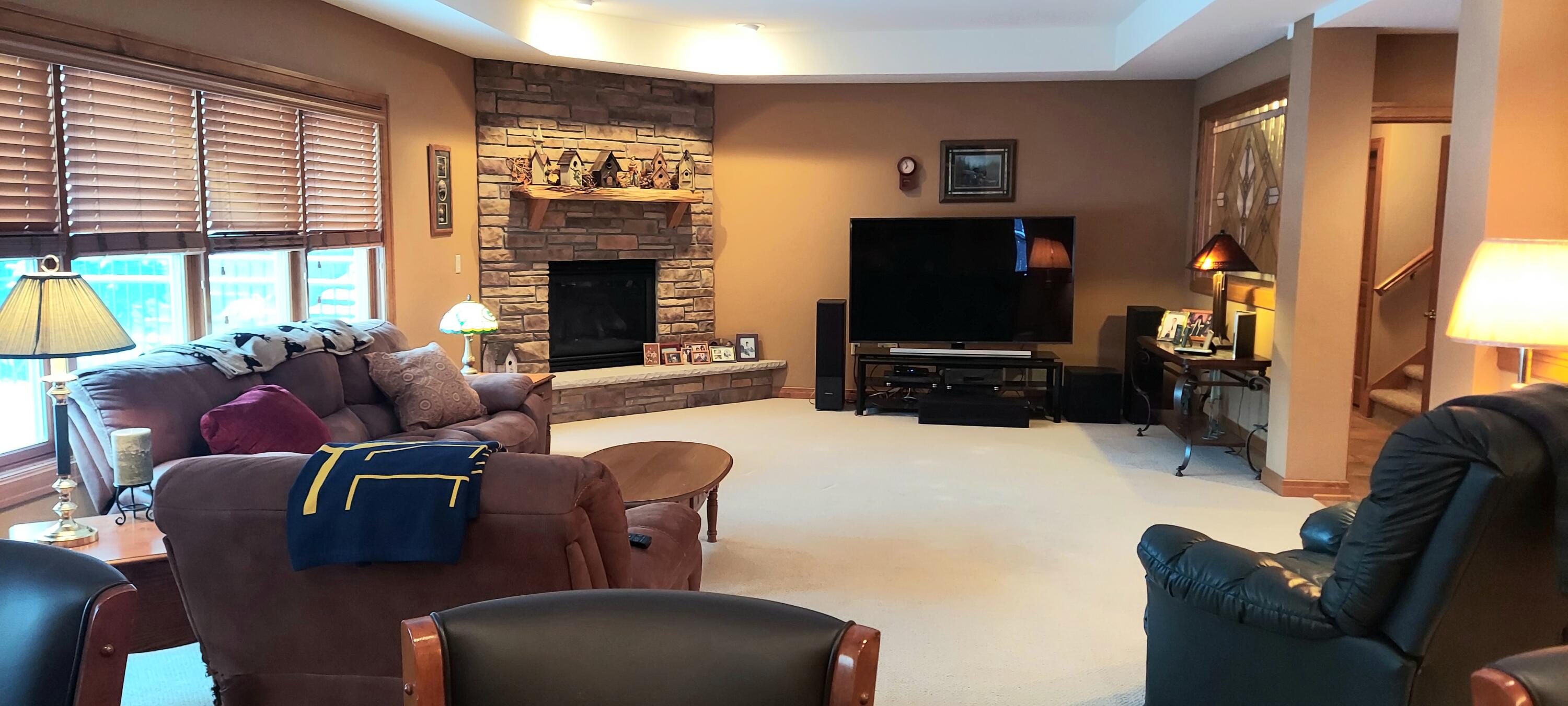 Slinger, Wisconsin, 53086, United States, 5 Bedrooms Bedrooms, ,4 BathroomsBathrooms,Residential,Active,2011435