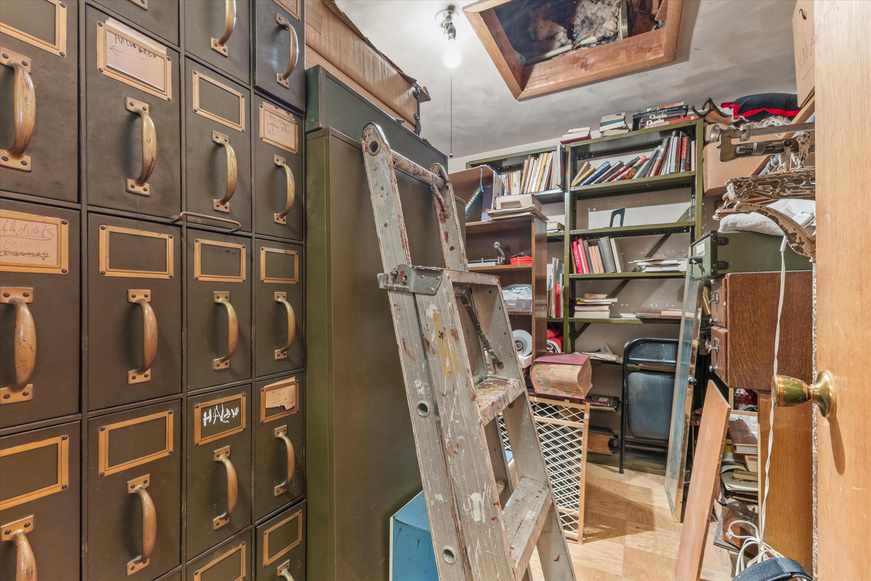 Racine, Wisconsin, 53402, United States, 3 Bedrooms Bedrooms, ,2 BathroomsBathrooms,Residential,Active,1985849