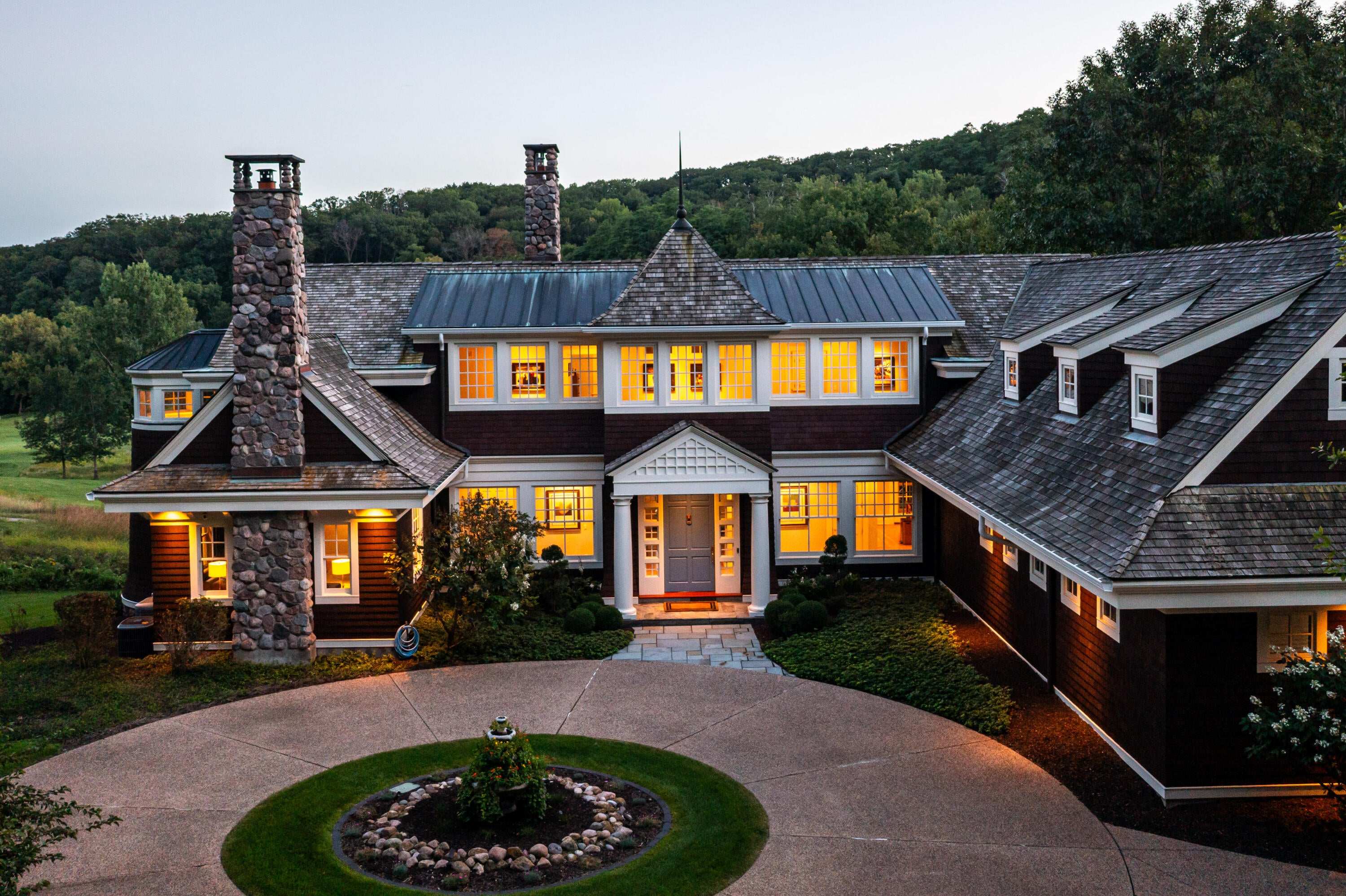 Onalaska, Wisconsin, 54650, United States, 5 Bedrooms Bedrooms, ,5 BathroomsBathrooms,Residential,Active,1946523