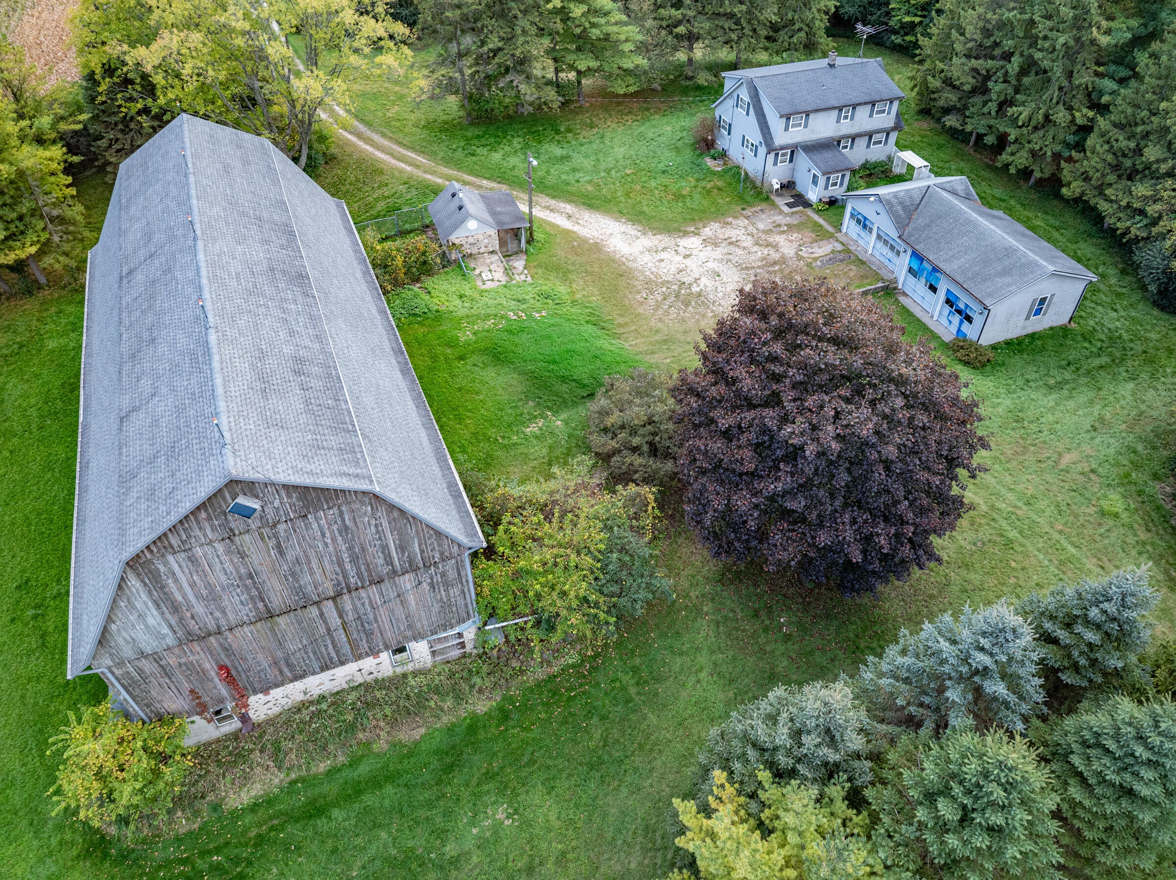 Cedarburg, Wisconsin, 53012, United States, 4 Bedrooms Bedrooms, ,2 BathroomsBathrooms,Residential,Active,1992264