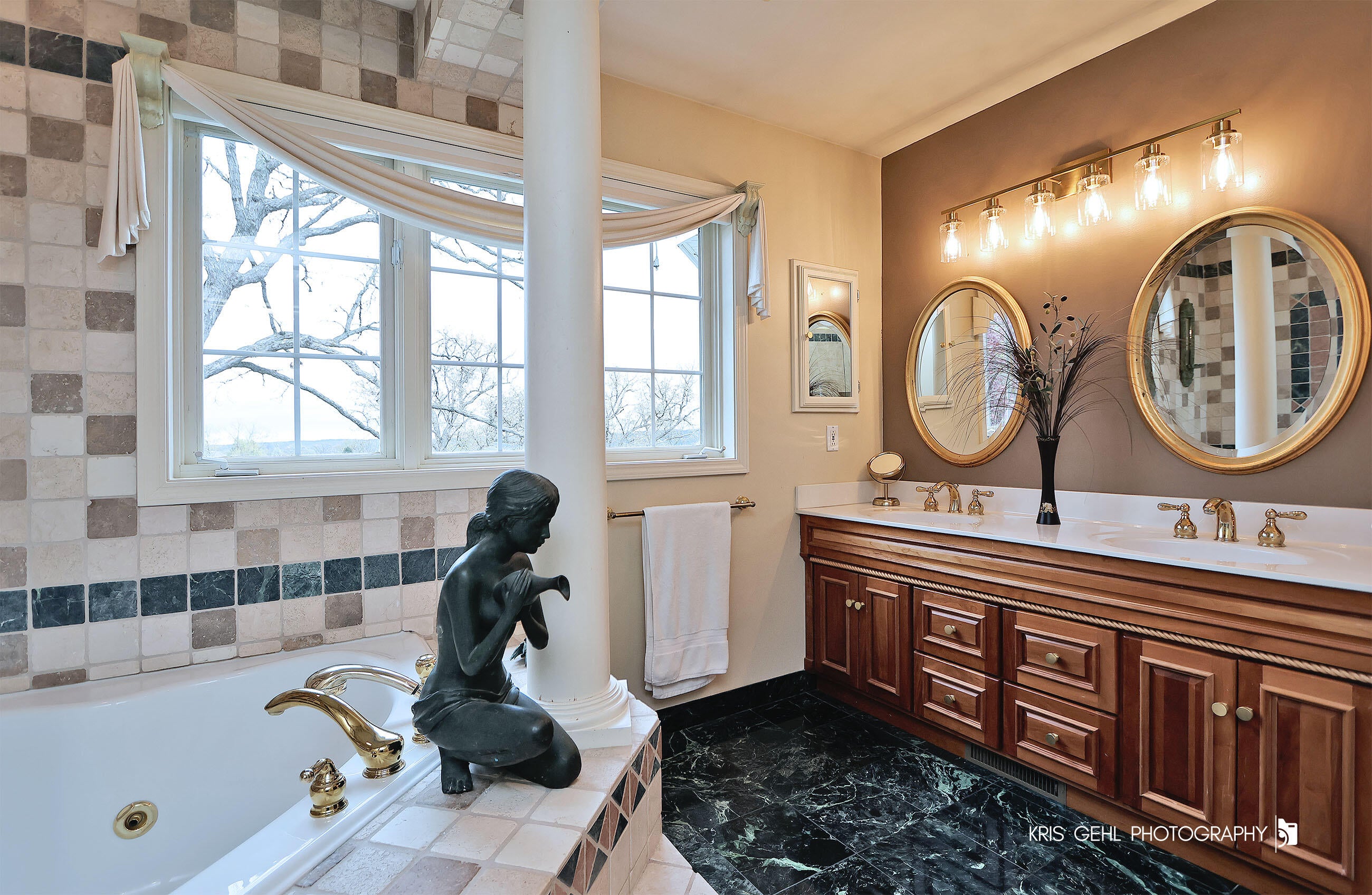 Lake Geneva, Wisconsin, 53147, United States, 5 Bedrooms Bedrooms, ,5 BathroomsBathrooms,Residential,Active,2043130