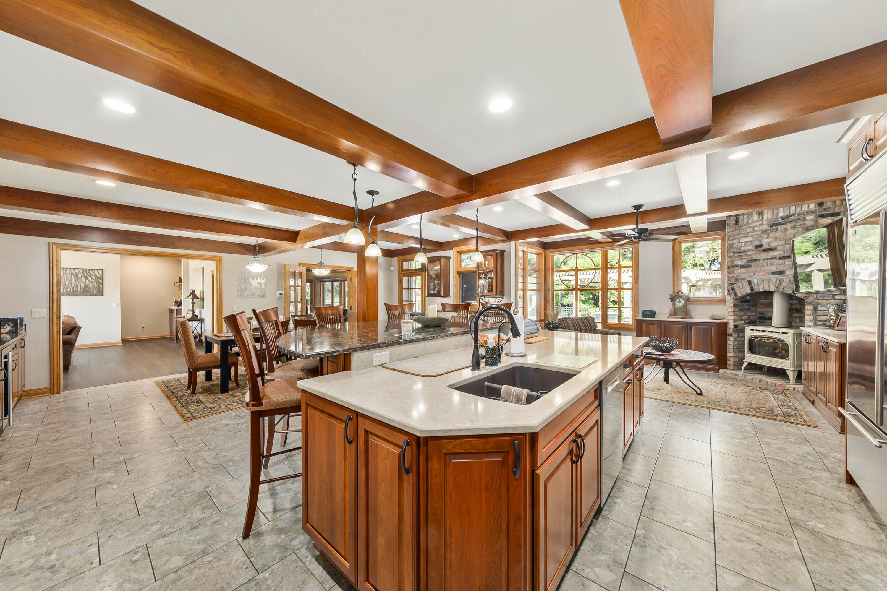 Dousman, Wisconsin, 53118, United States, 5 Bedrooms Bedrooms, ,6 BathroomsBathrooms,Residential,Active,2015850