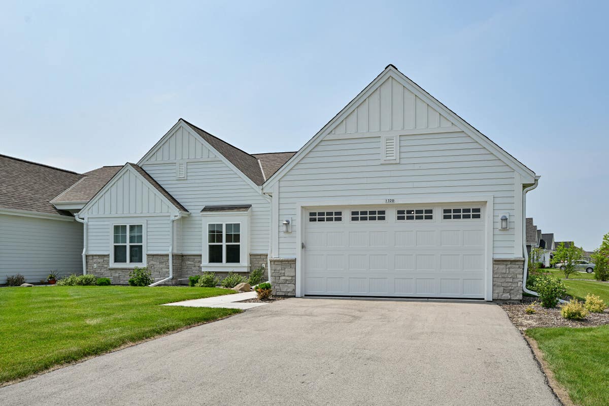 1320 PRAIRIE CREEK CIR Unit 2  