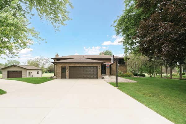 1504 COUNTRY CLUB LN, WATERTOWN, WI 53098 - Image 1