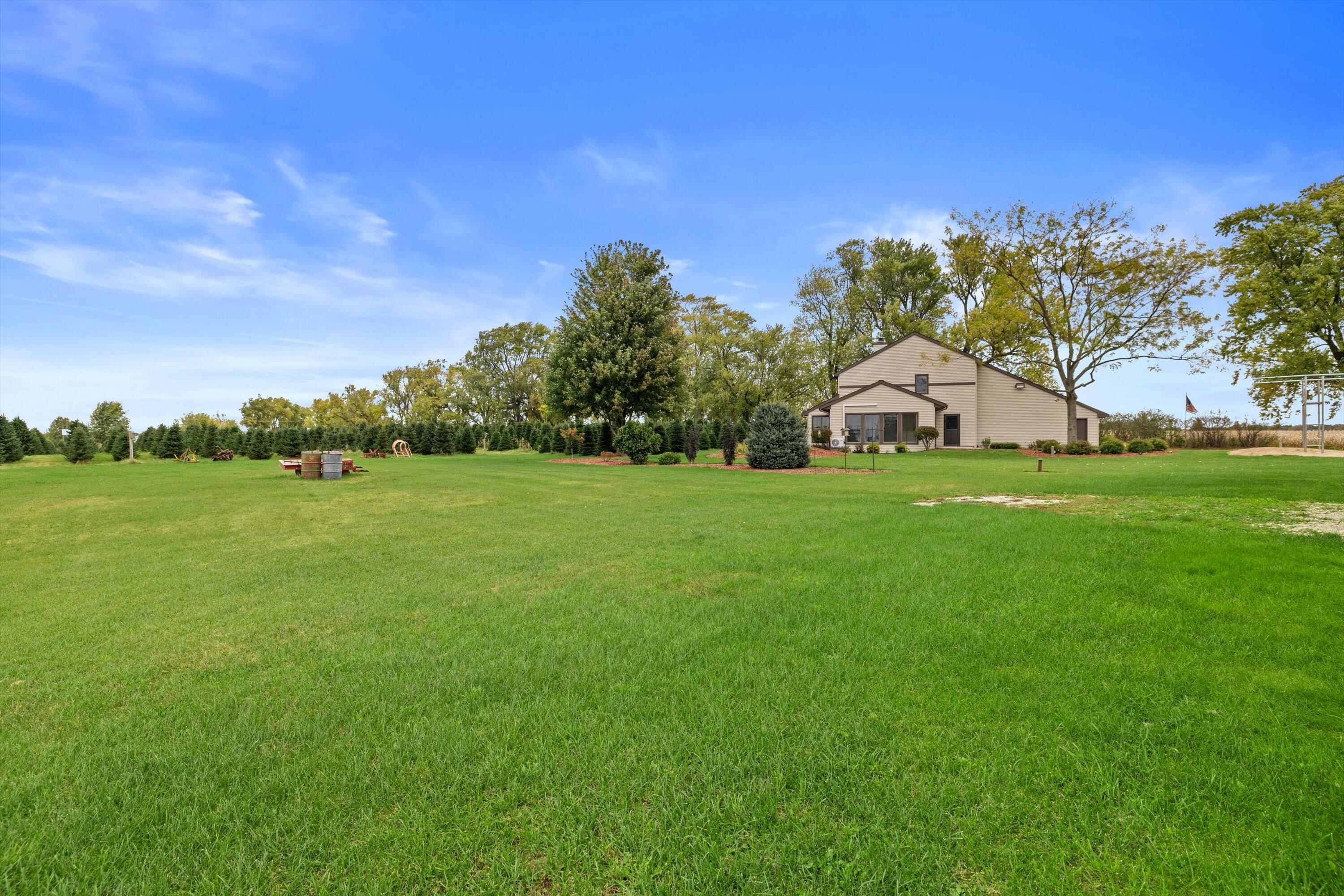 East Troy, Wisconsin, 53120, United States, 4 Bedrooms Bedrooms, ,3 BathroomsBathrooms,Residential,Active,1969679