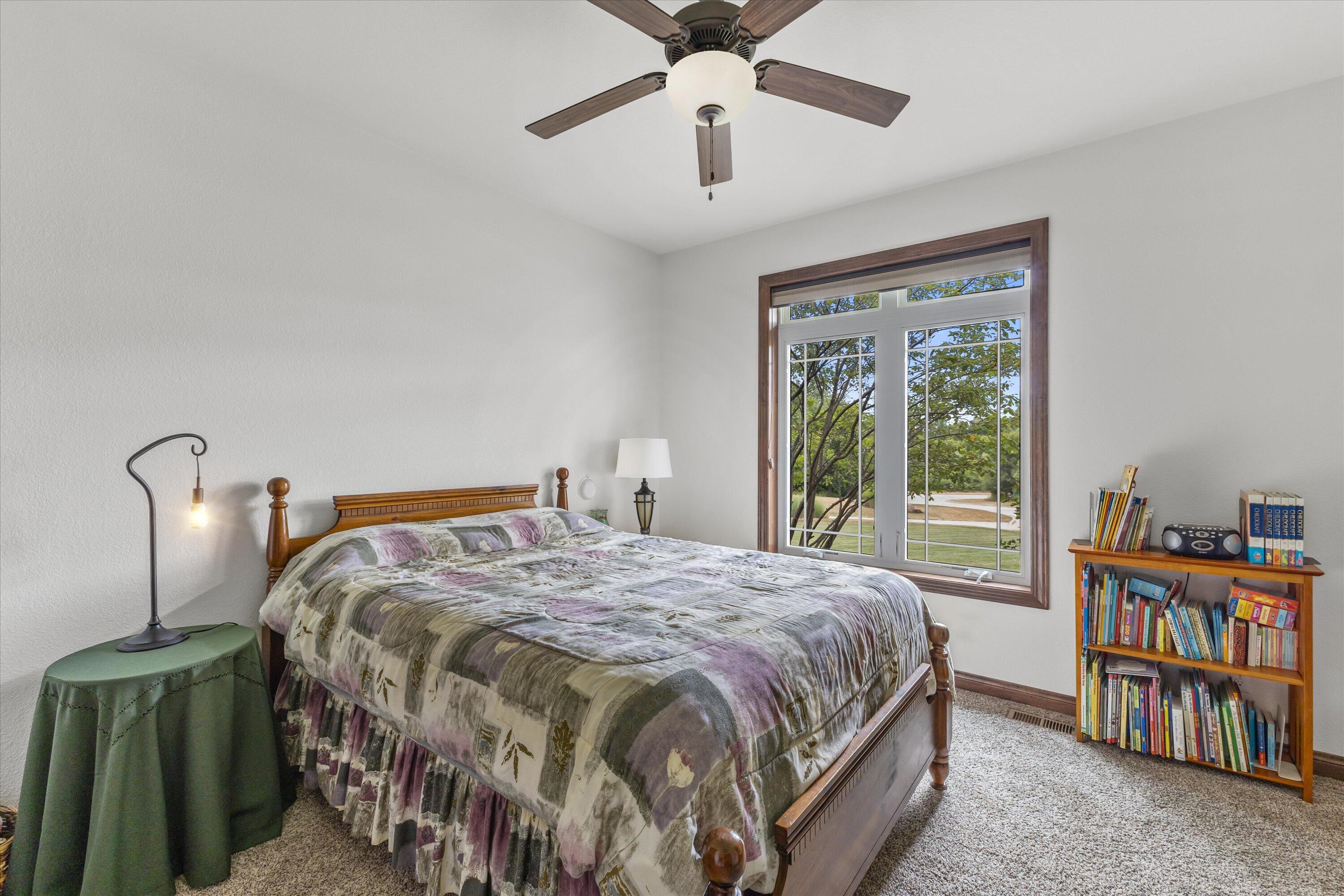 Exquisite 2,800 sq. ft. custom ranch in desirable Rogers Glen! This st – image 23