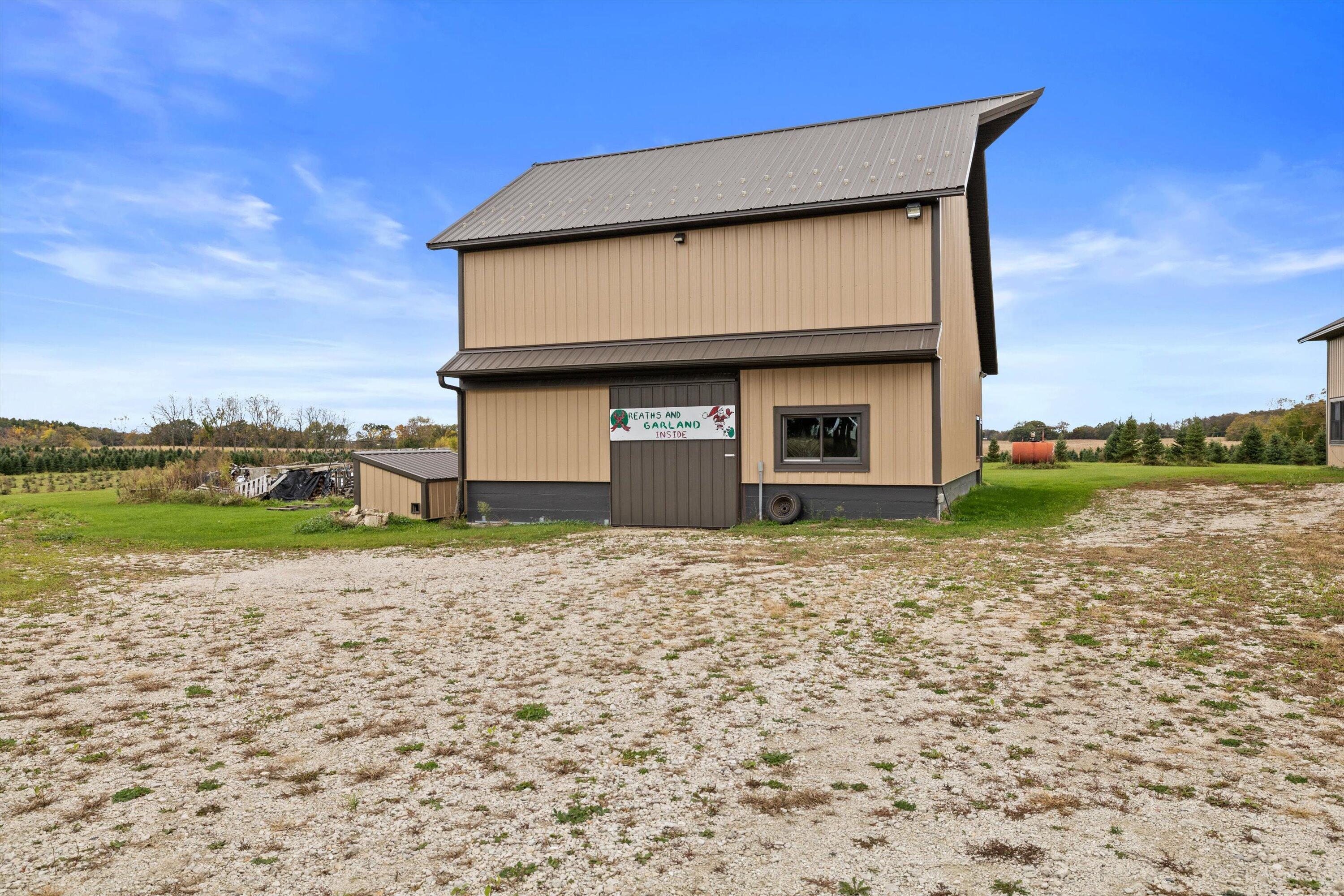 East Troy, Wisconsin, 53120, United States, 4 Bedrooms Bedrooms, ,3 BathroomsBathrooms,Residential,Active,1969679