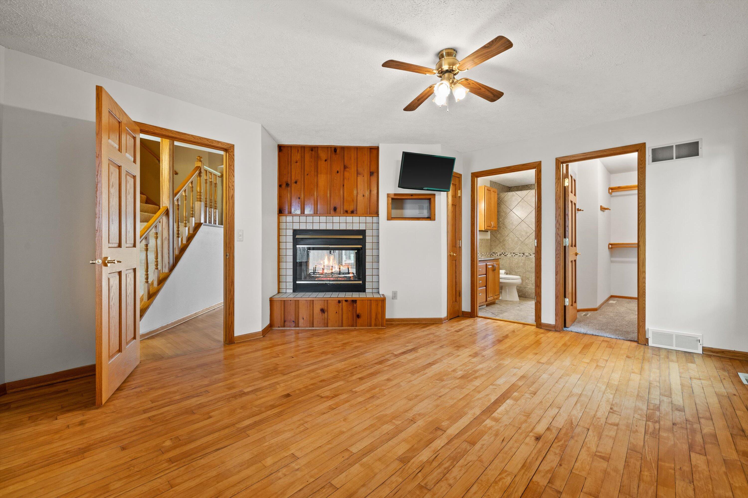 East Troy, Wisconsin, 53120, United States, 4 Bedrooms Bedrooms, ,3 BathroomsBathrooms,Residential,Active,1969679