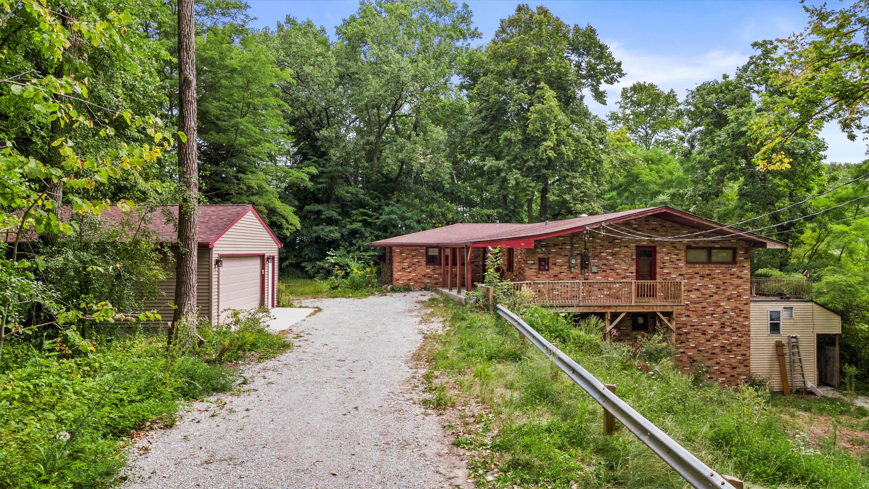 Racine, Wisconsin, 53402, United States, 3 Bedrooms Bedrooms, ,2 BathroomsBathrooms,Residential,Active,1985849