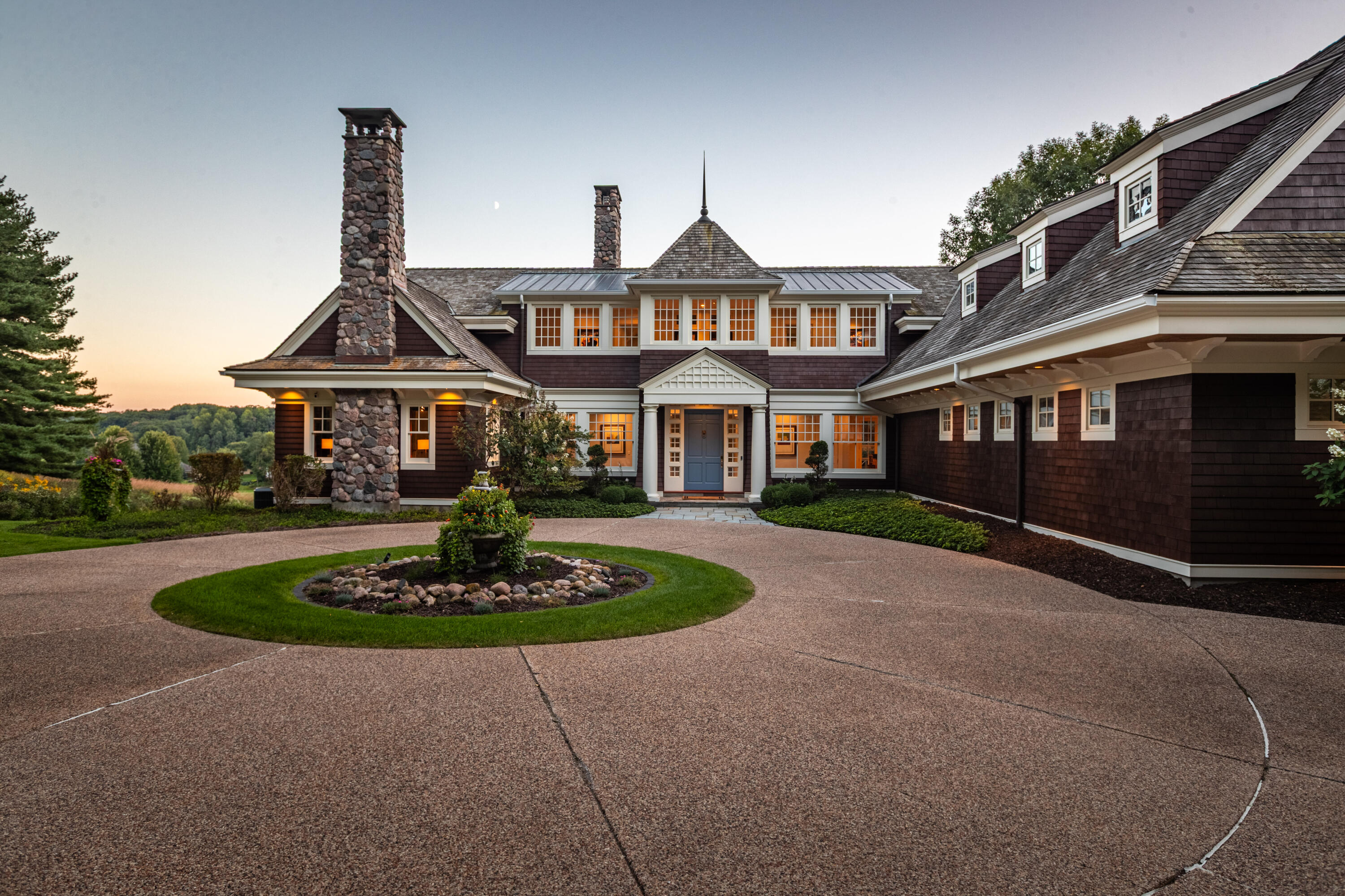 Onalaska, Wisconsin, 54650, United States, 5 Bedrooms Bedrooms, ,5 BathroomsBathrooms,Residential,Active,1946523