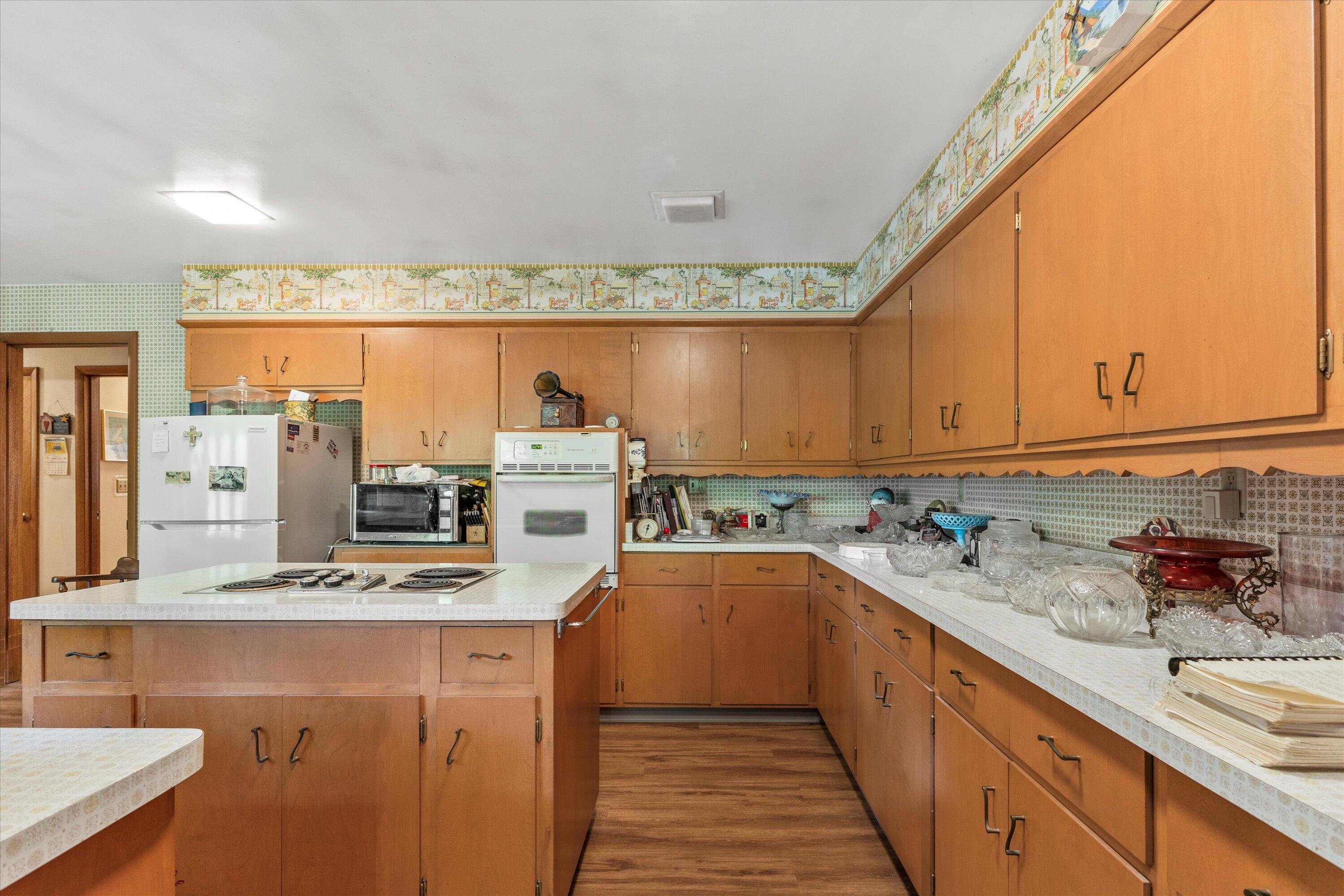 Racine, Wisconsin, 53402, United States, 3 Bedrooms Bedrooms, ,2 BathroomsBathrooms,Residential,Active,1985849