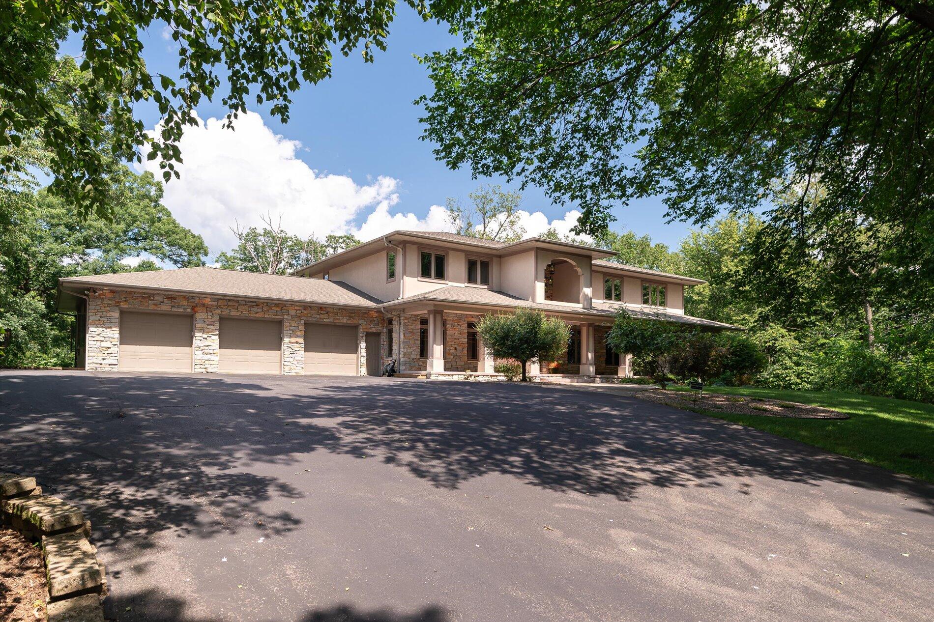 Onalaska, Wisconsin, 54650, United States, ,5 BathroomsBathrooms,Residential,Active,1808207