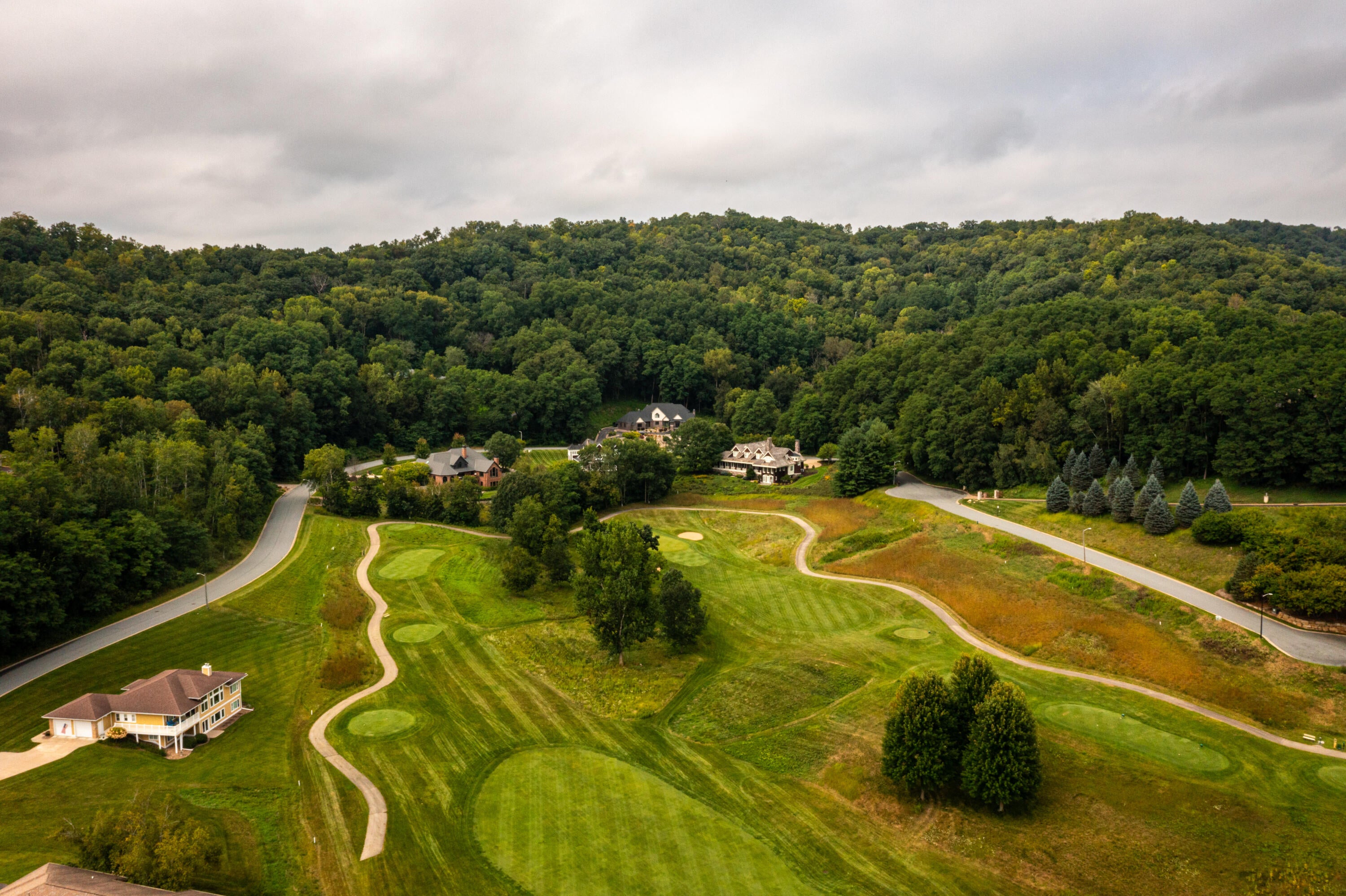 Onalaska, Wisconsin, 54650, United States, 5 Bedrooms Bedrooms, ,5 BathroomsBathrooms,Residential,Active,1946523