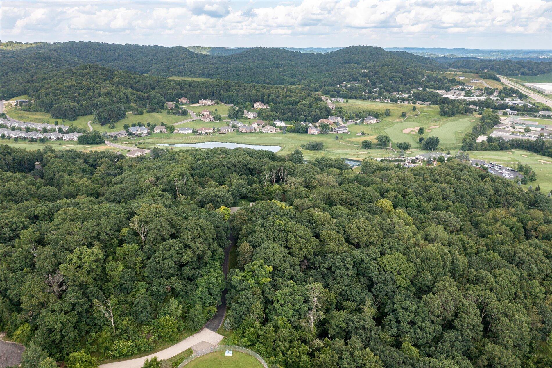 Onalaska, Wisconsin, 54650, United States, ,5 BathroomsBathrooms,Residential,Active,1808207