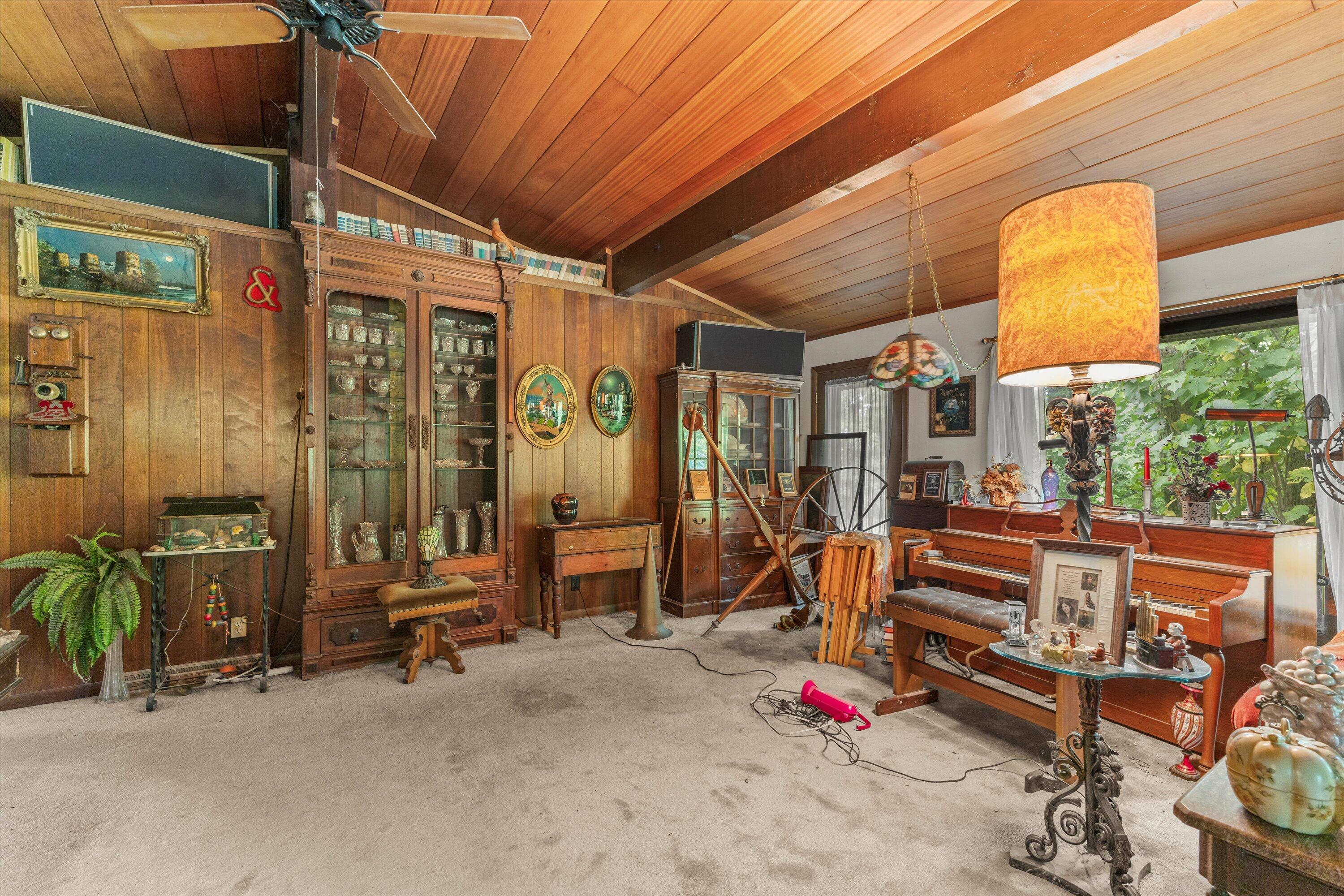 Racine, Wisconsin, 53402, United States, 3 Bedrooms Bedrooms, ,2 BathroomsBathrooms,Residential,Active,1985849