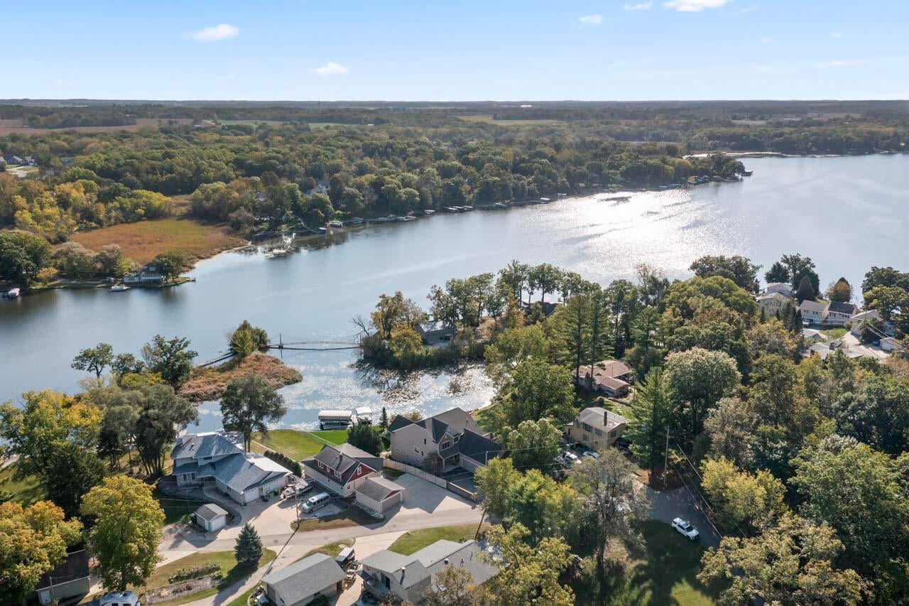 Waterford, Wisconsin, 53185, United States, 4 Bedrooms Bedrooms, ,4 BathroomsBathrooms,Residential,Active,1945457