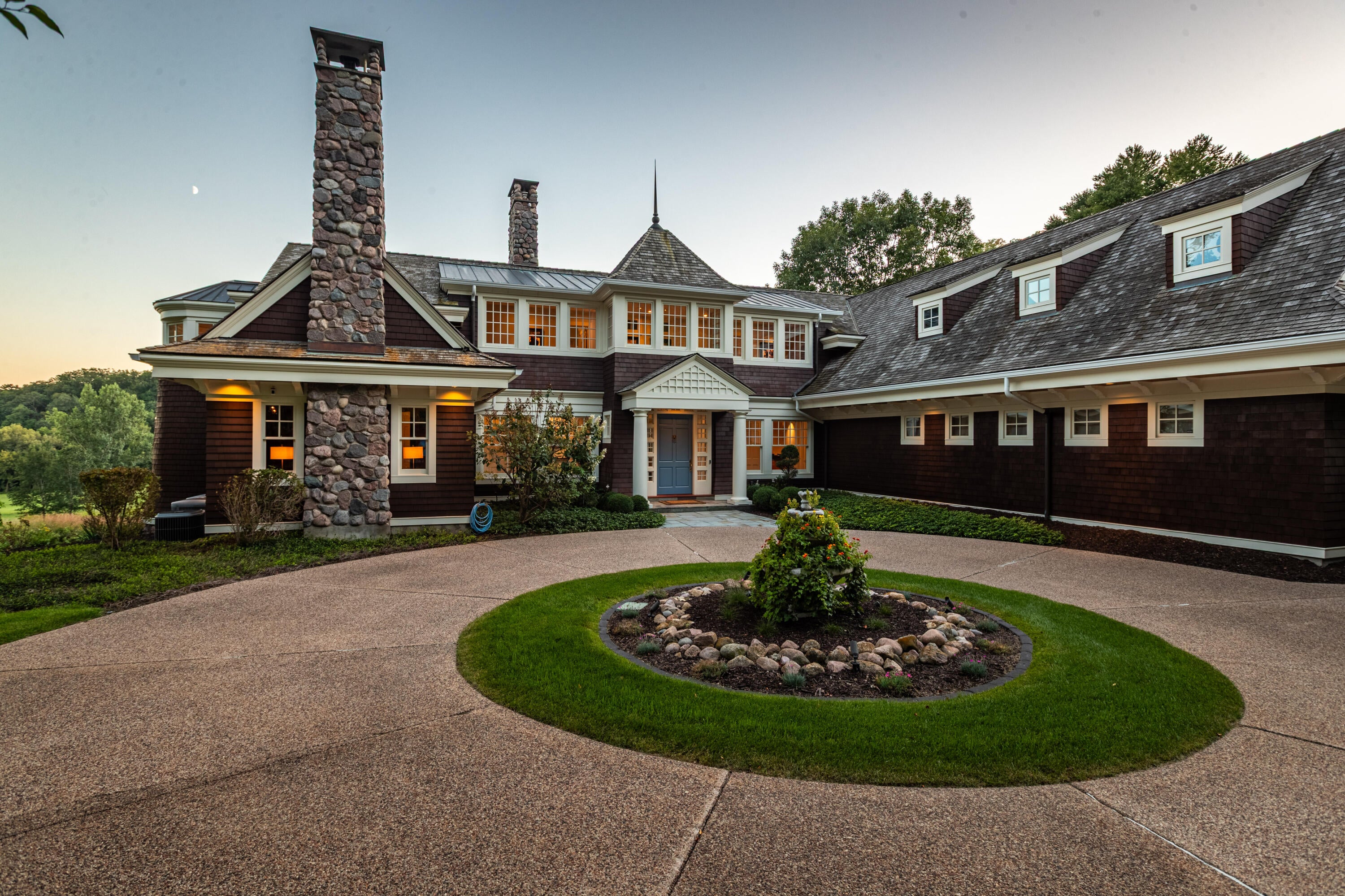 Onalaska, Wisconsin, 54650, United States, 5 Bedrooms Bedrooms, ,5 BathroomsBathrooms,Residential,Active,1946523