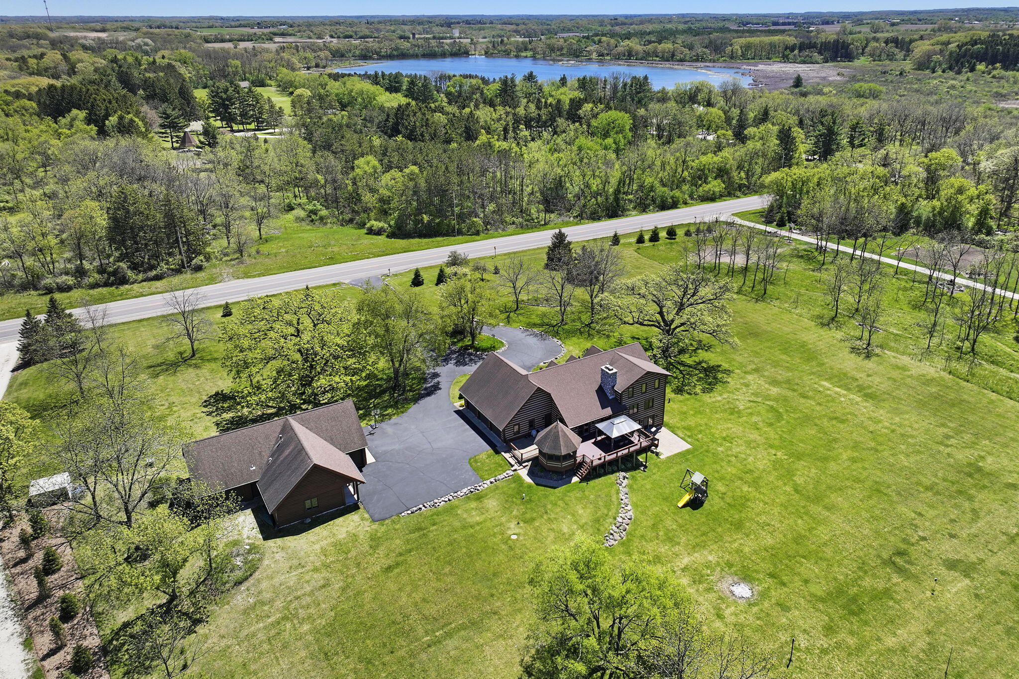Burlington, Wisconsin, 53105, United States, 5 Bedrooms Bedrooms, ,5 BathroomsBathrooms,Residential,Active,2052088