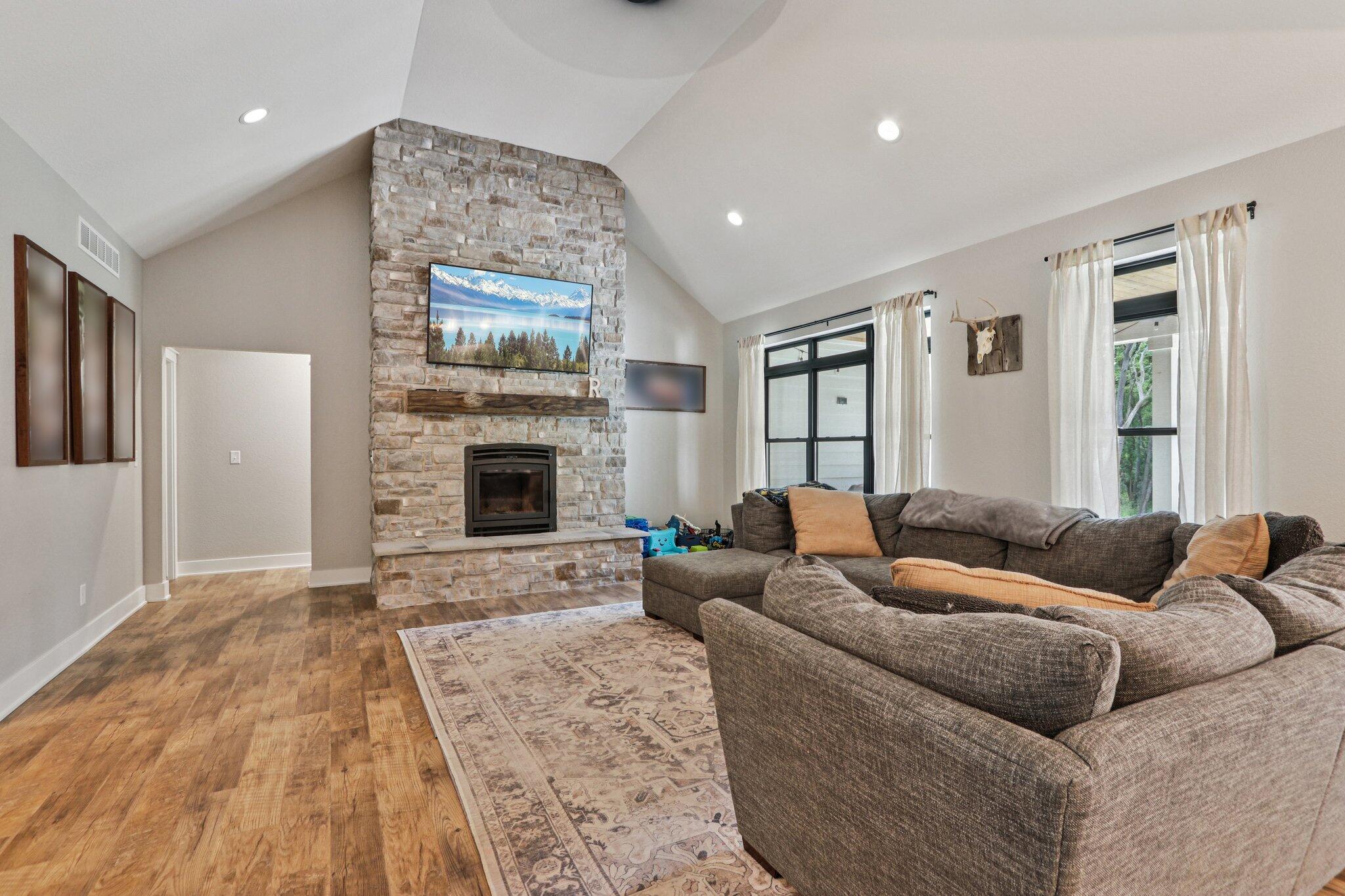 Burlington, Wisconsin, 53105, United States, 4 Bedrooms Bedrooms, ,3 BathroomsBathrooms,Residential,Active,1909856