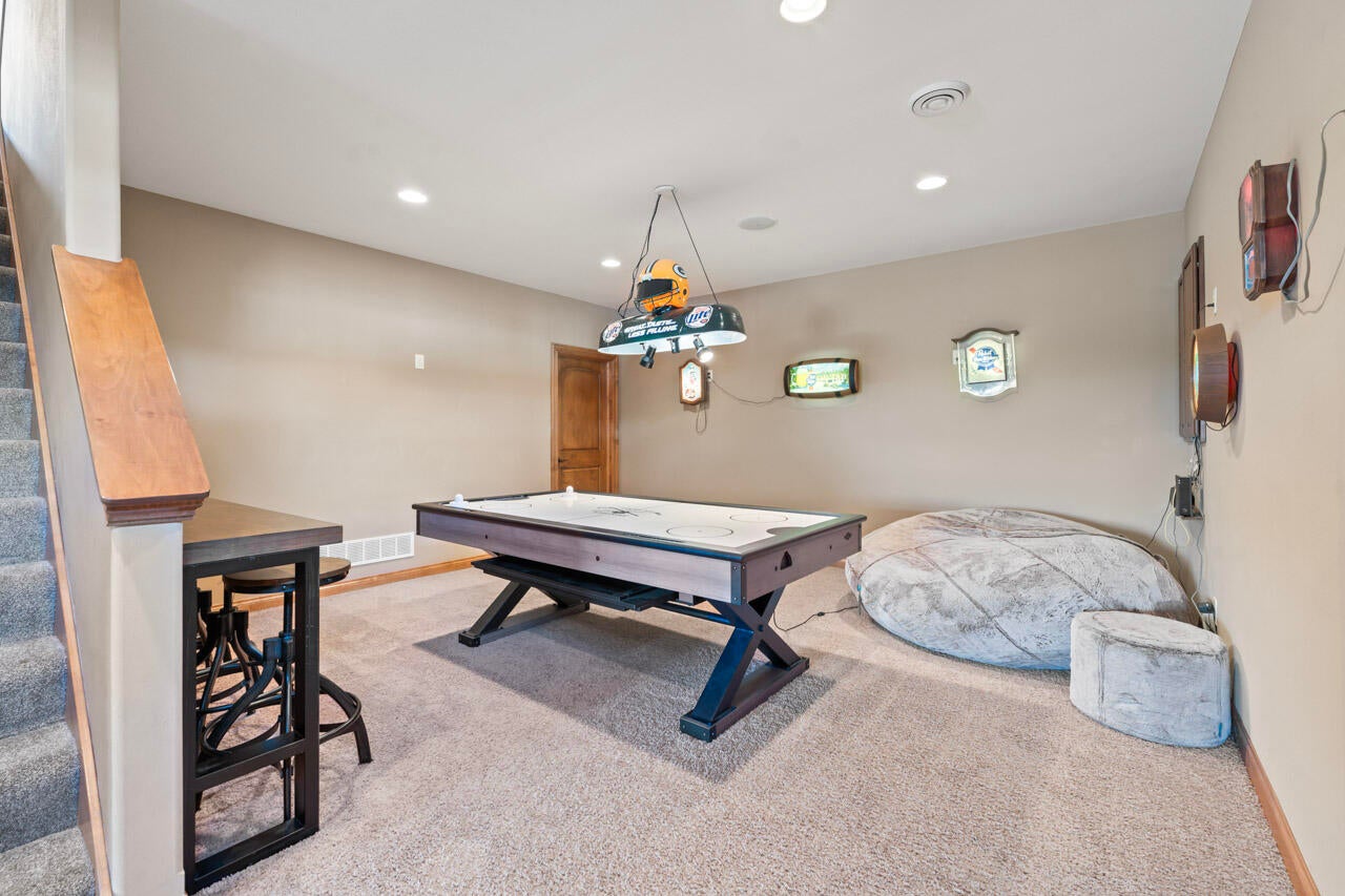 Waterford, Wisconsin, 53185, United States, 4 Bedrooms Bedrooms, ,4 BathroomsBathrooms,Residential,Active,1945457