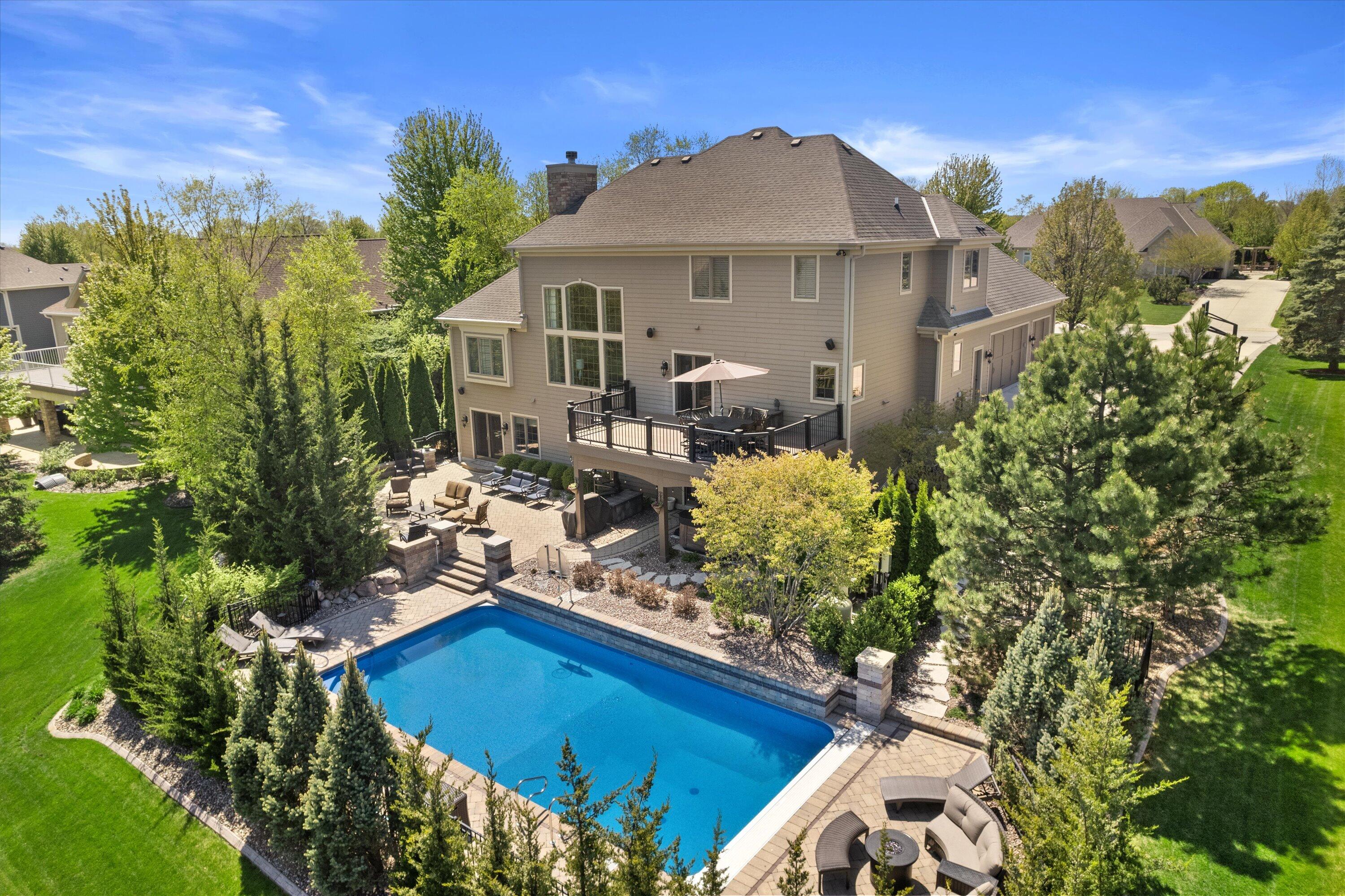 New Berlin, Wisconsin, 53151, United States, 5 Bedrooms Bedrooms, ,5 BathroomsBathrooms,Residential,Pending,2045553