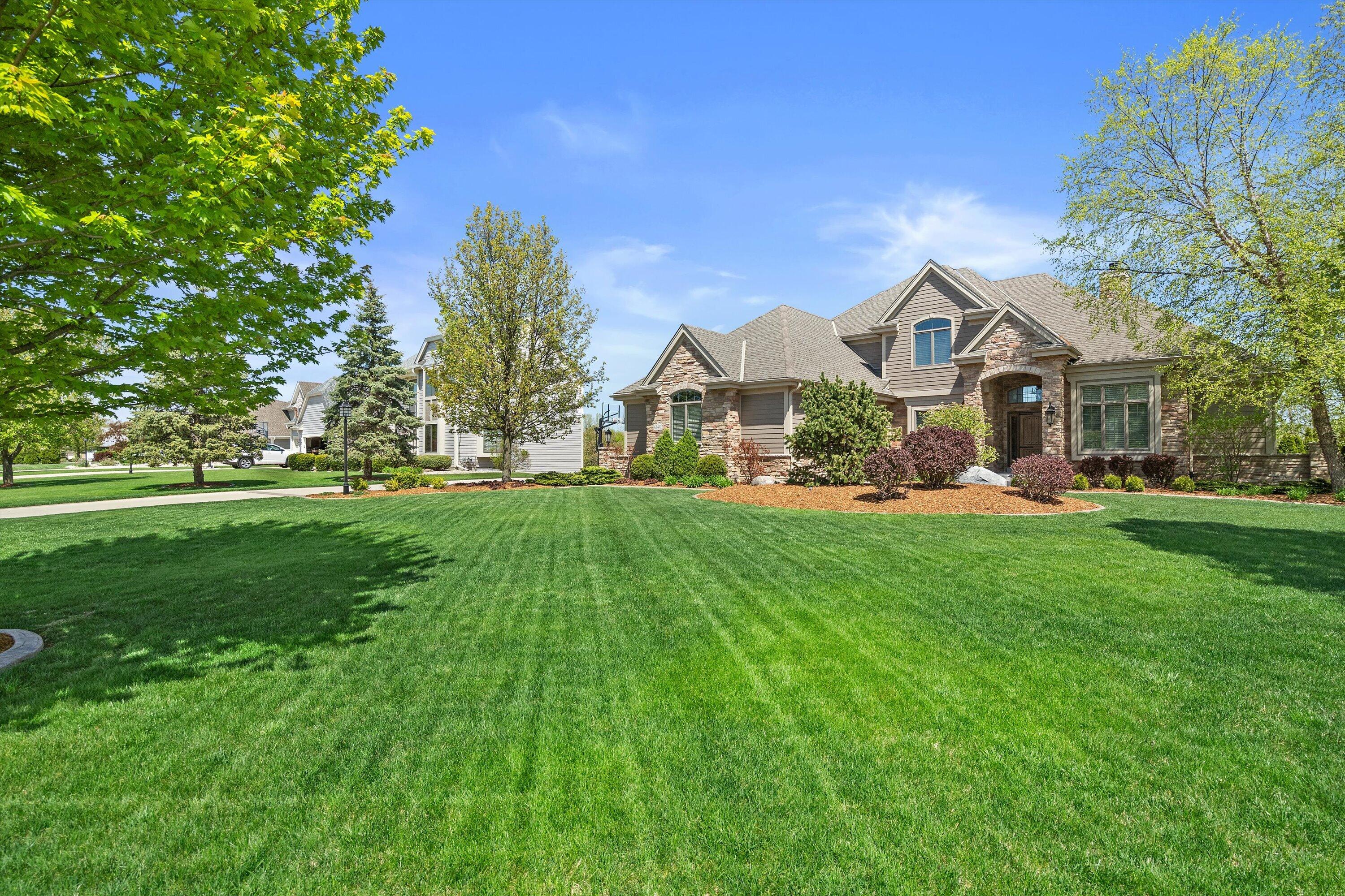 New Berlin, Wisconsin, 53151, United States, 5 Bedrooms Bedrooms, ,5 BathroomsBathrooms,Residential,Pending,2045553
