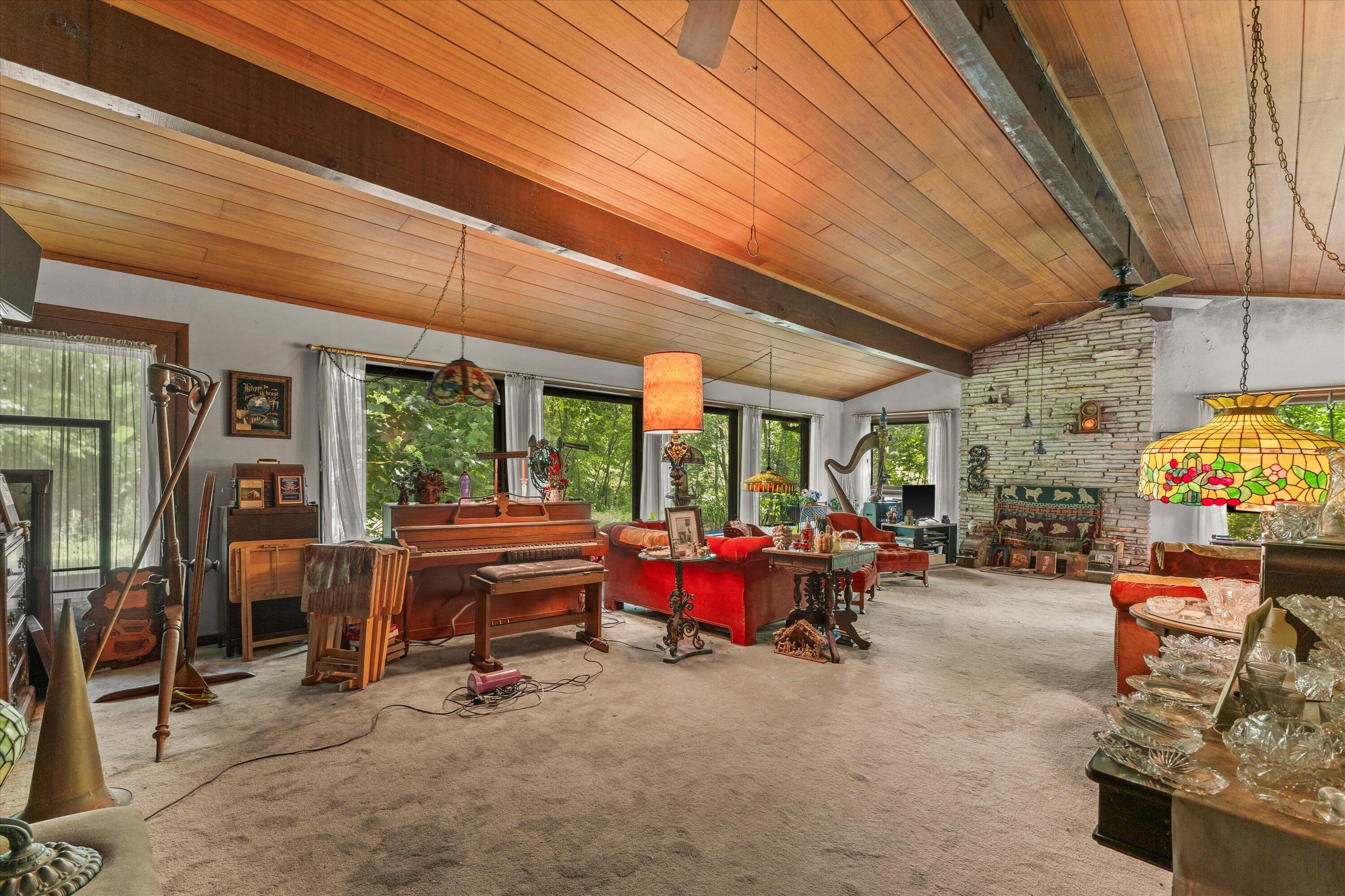 Racine, Wisconsin, 53402, United States, 3 Bedrooms Bedrooms, ,2 BathroomsBathrooms,Residential,Active,1985849