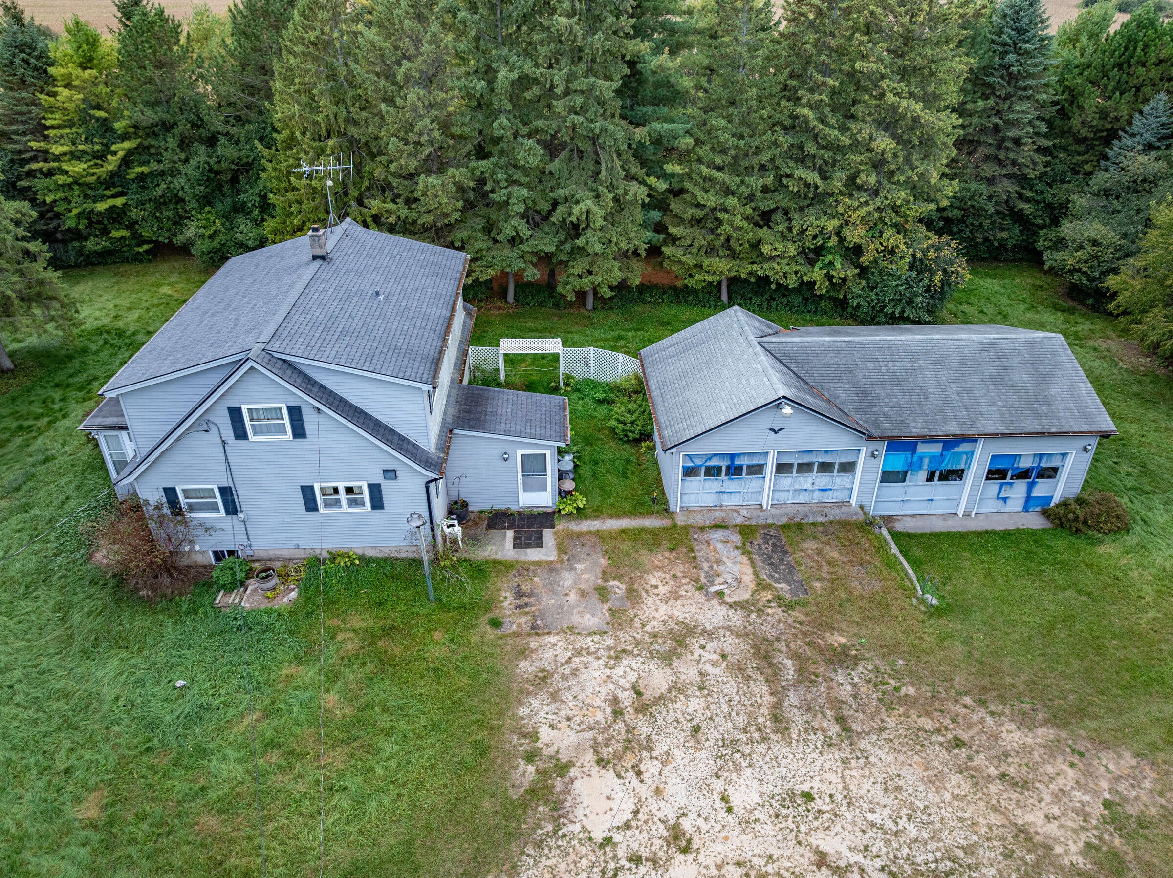 Cedarburg, Wisconsin, 53012, United States, 4 Bedrooms Bedrooms, ,2 BathroomsBathrooms,Residential,Active,1992264