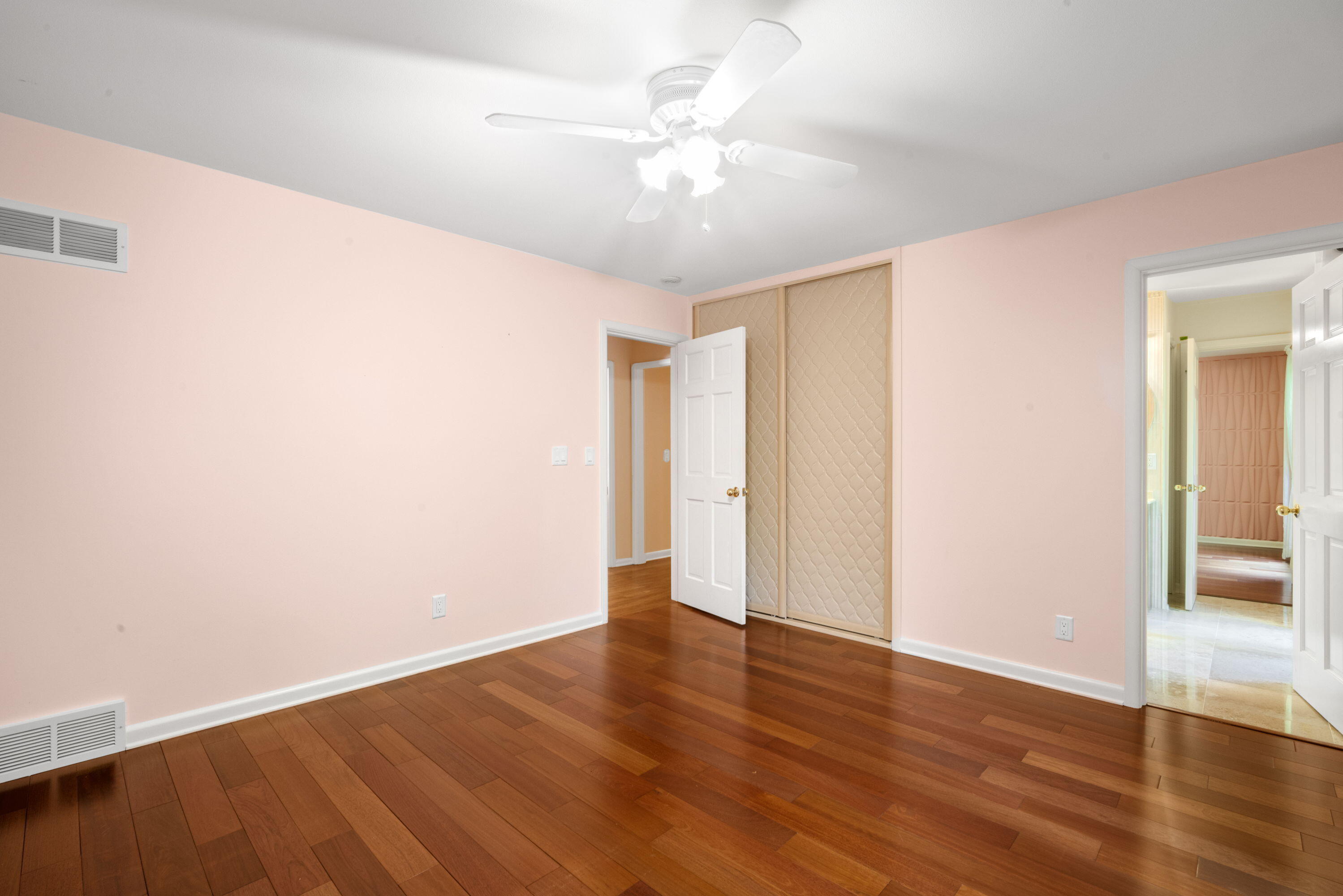 River Hills, Wisconsin, 53217, United States, 5 Bedrooms Bedrooms, ,7 BathroomsBathrooms,Residential,Active,1892391