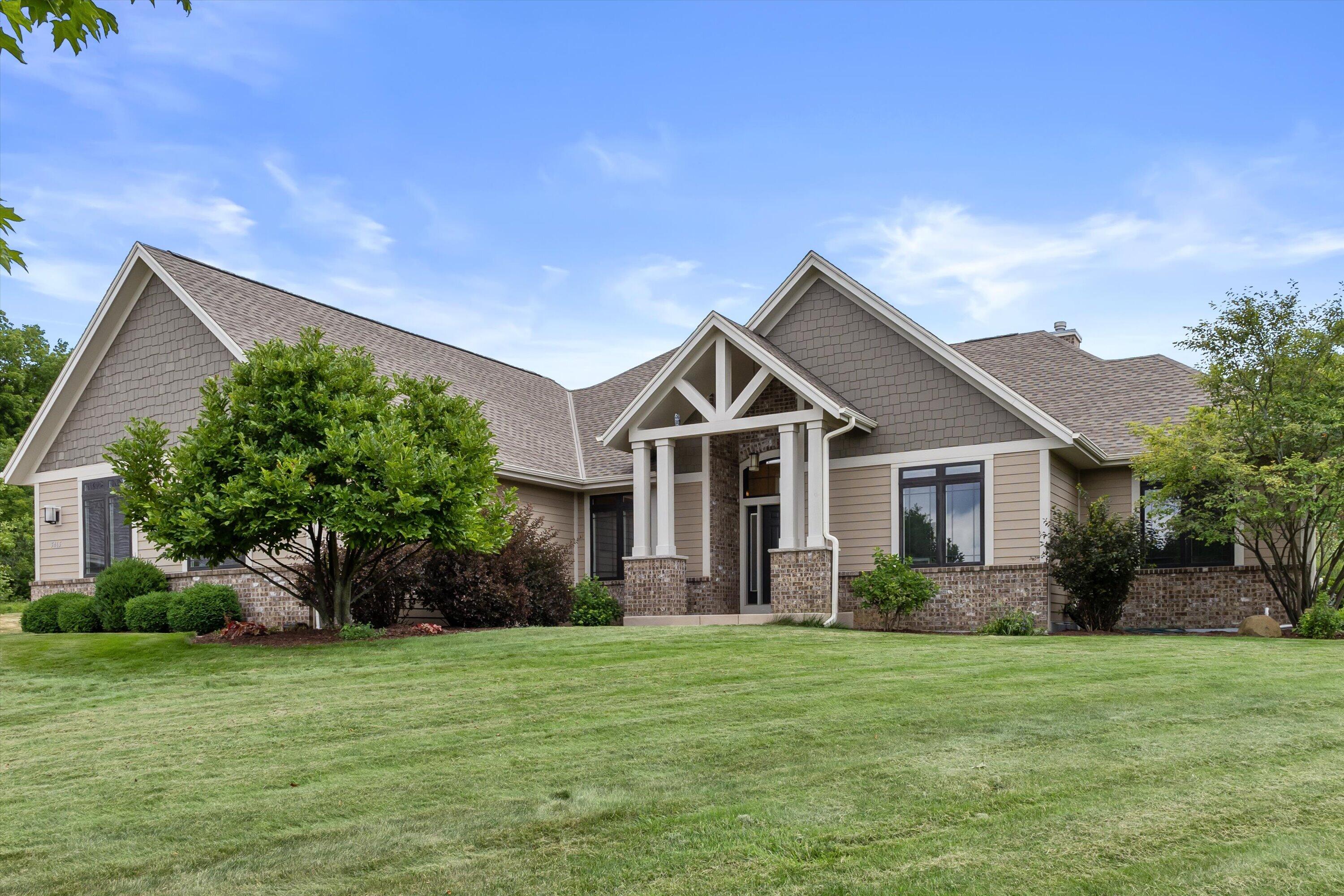 Exquisite 2,800 sq. ft. custom ranch in desirable Rogers Glen! This st – image 38