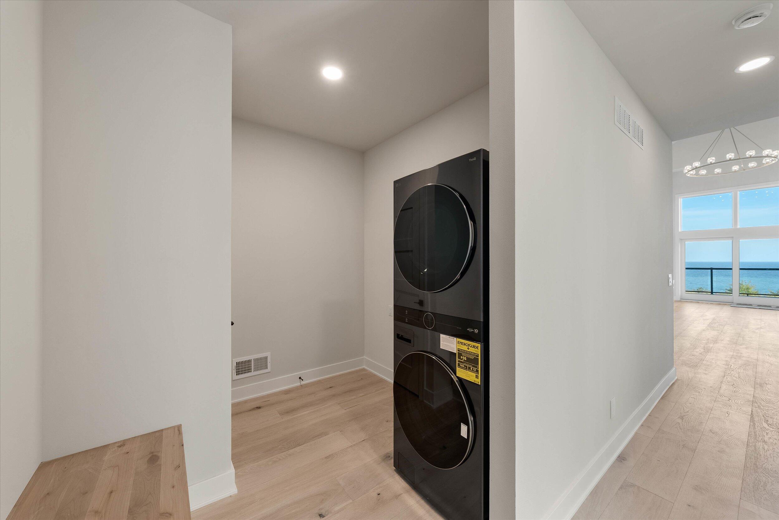 Port Washington, Wisconsin, 53074, United States, 4 Bedrooms Bedrooms, ,3 BathroomsBathrooms,Residential,Active,1954036